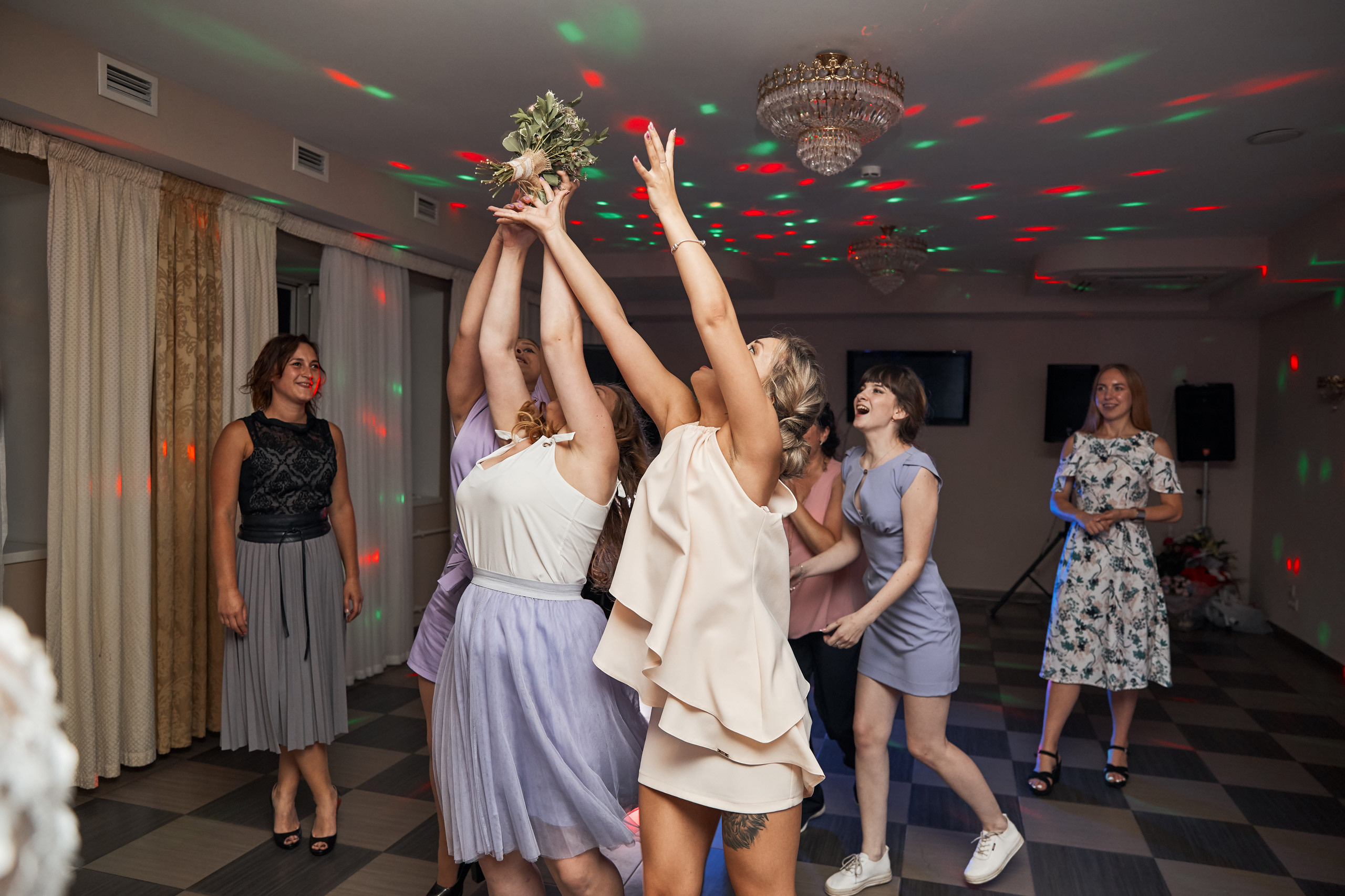 Нежность на берегу Волги. Свадебный и семейный фотограф в Ярославле и Рыбинске Вячеслав Барышков