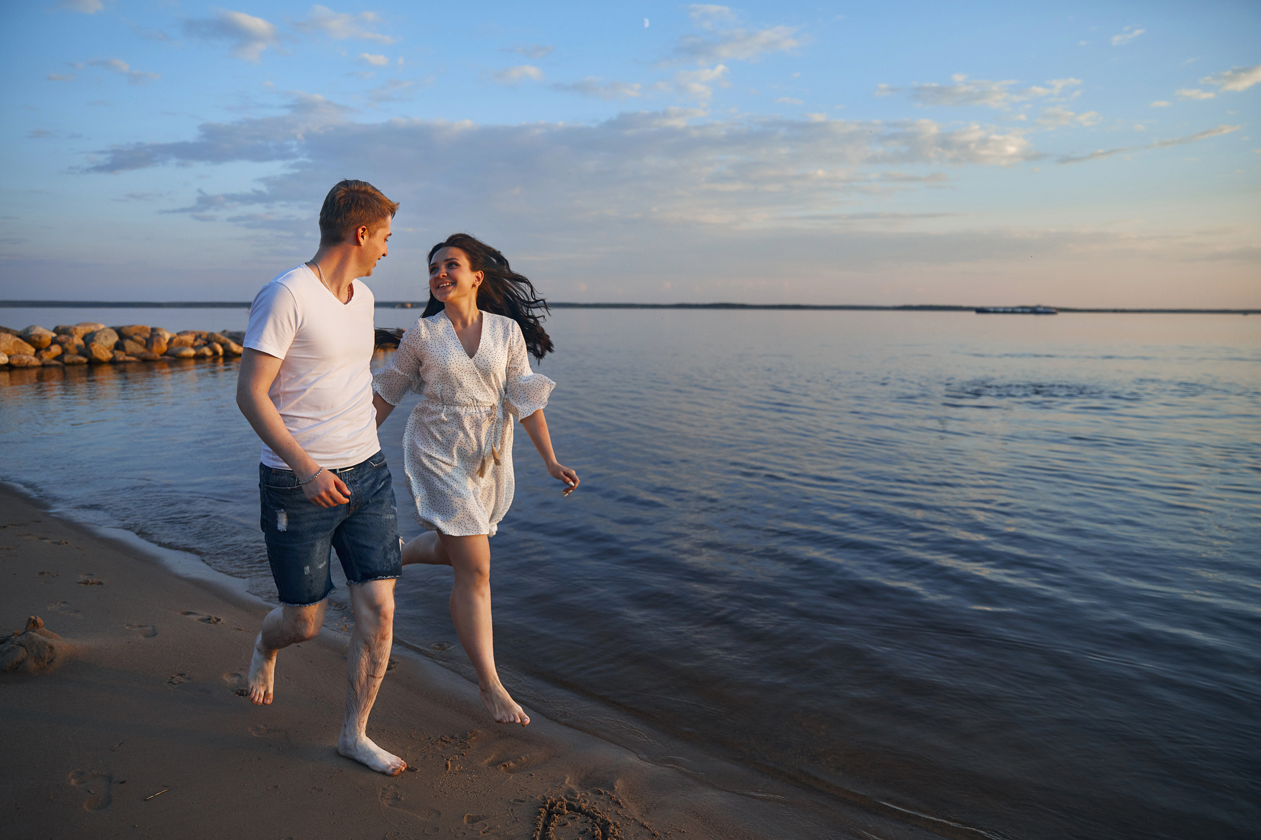 Нежность на закате. Свадебный и семейный фотограф в Ярославле и Рыбинске Вячеслав Барышков