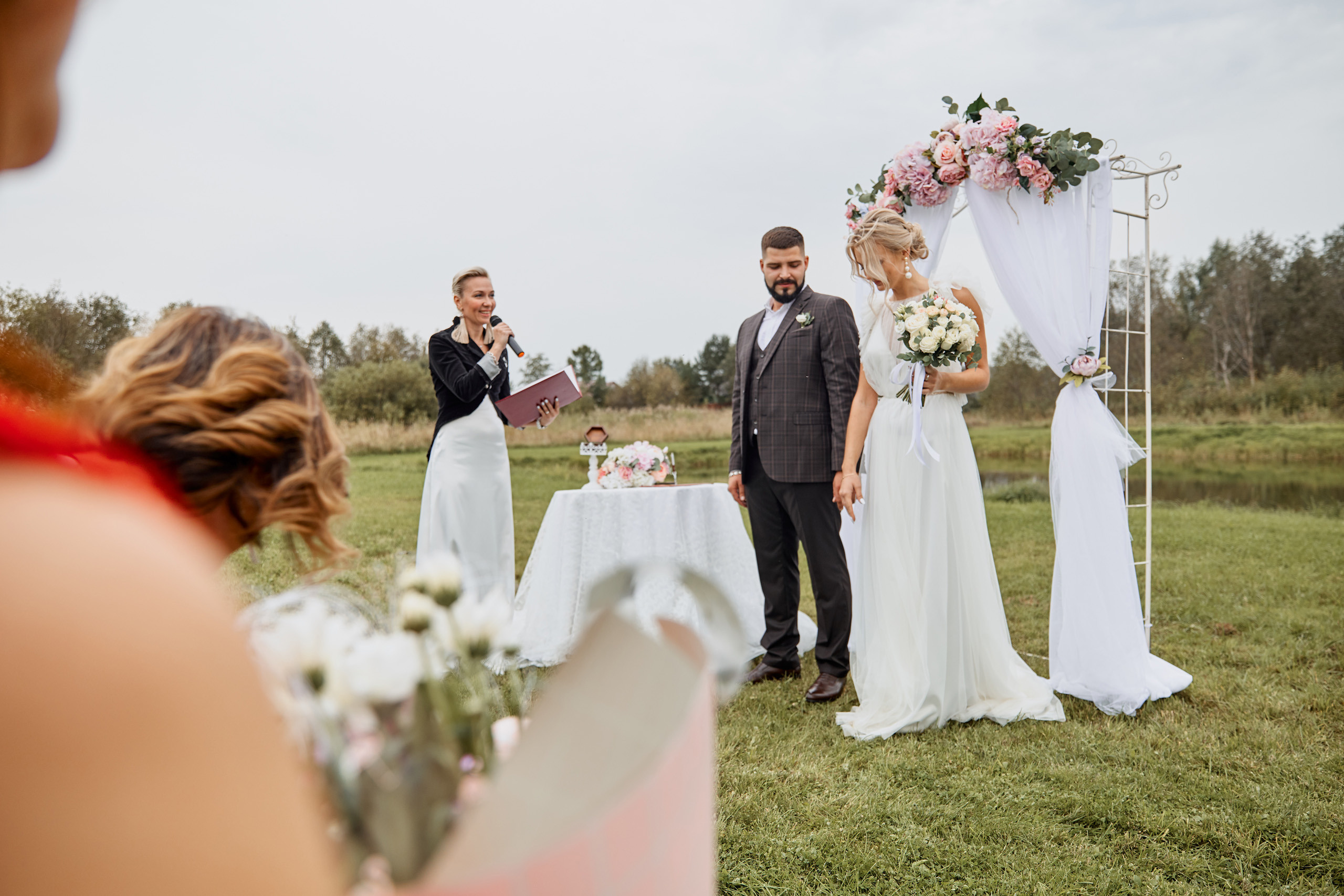 Красивая свадьба на берегу озера в Эко-Усадьбе-Никольское. Свадебный и семейный фотограф в Ярославле и Рыбинске Вячеслав Барышков