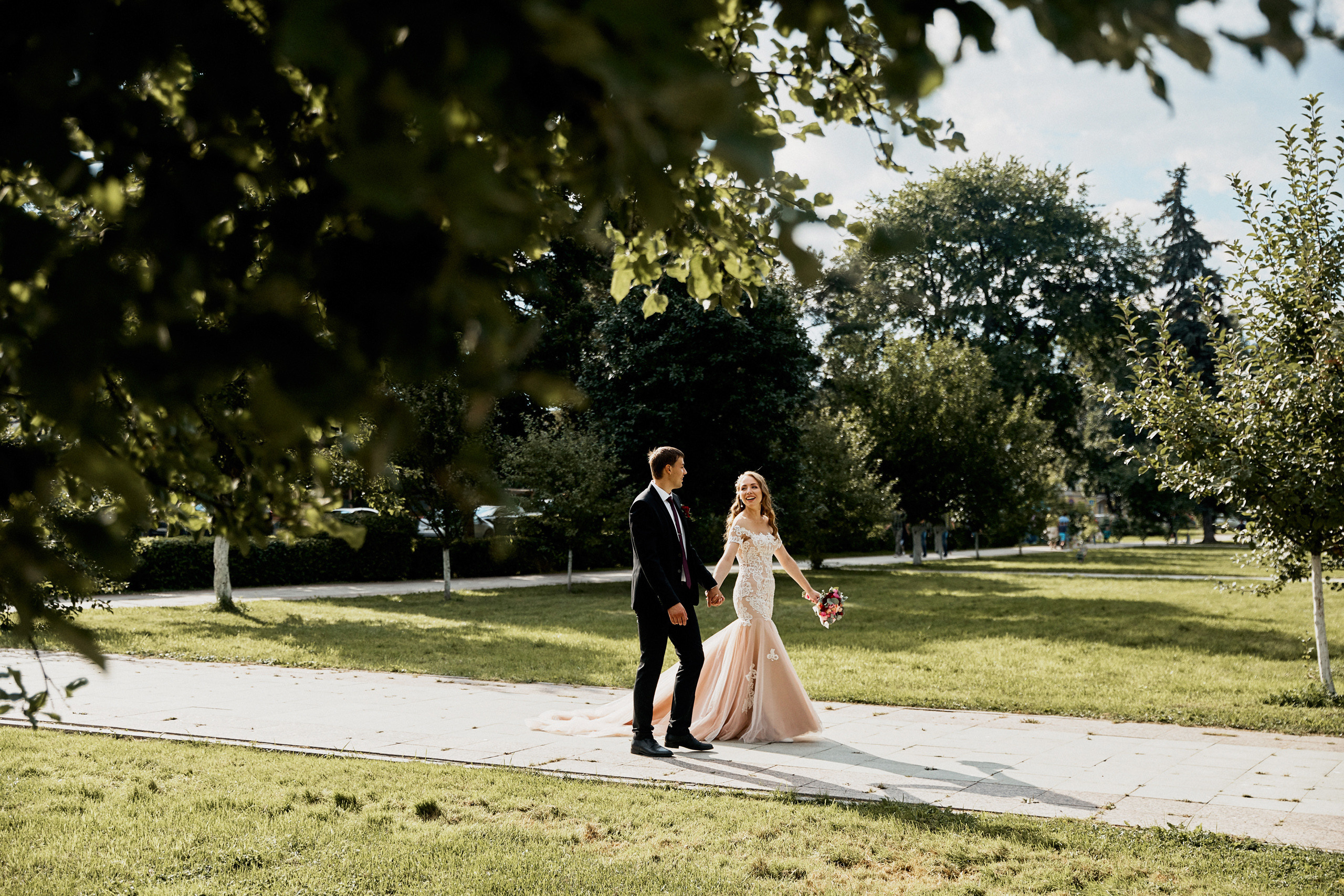 Солнечная свадьба в Губернаторском парке в Ярославле. Свадебный и семейный фотограф в Ярославле и Рыбинске Вячеслав Барышков