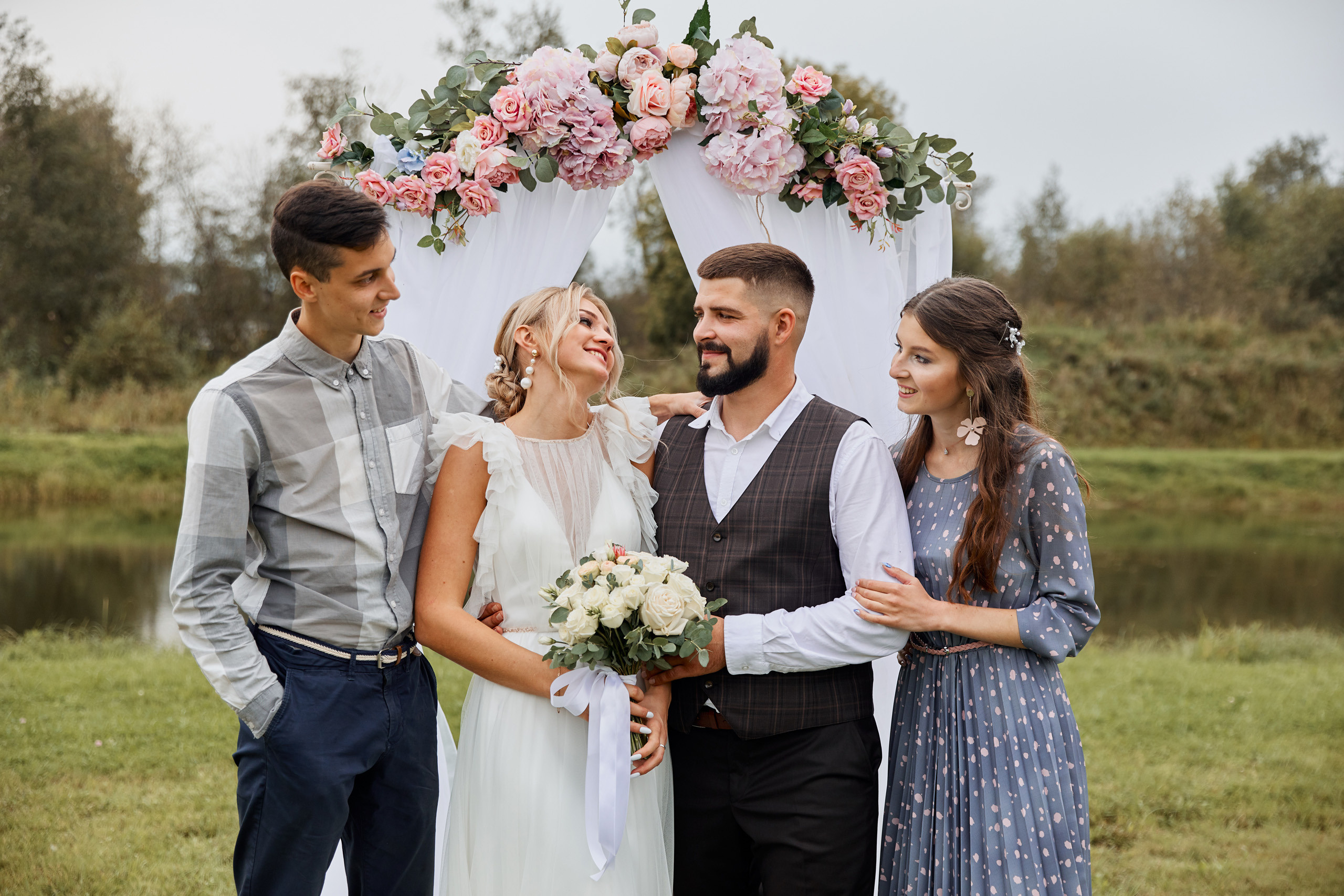 Красивая свадьба на берегу озера в Эко-Усадьбе-Никольское. Свадебный и семейный фотограф в Ярославле и Рыбинске Вячеслав Барышков