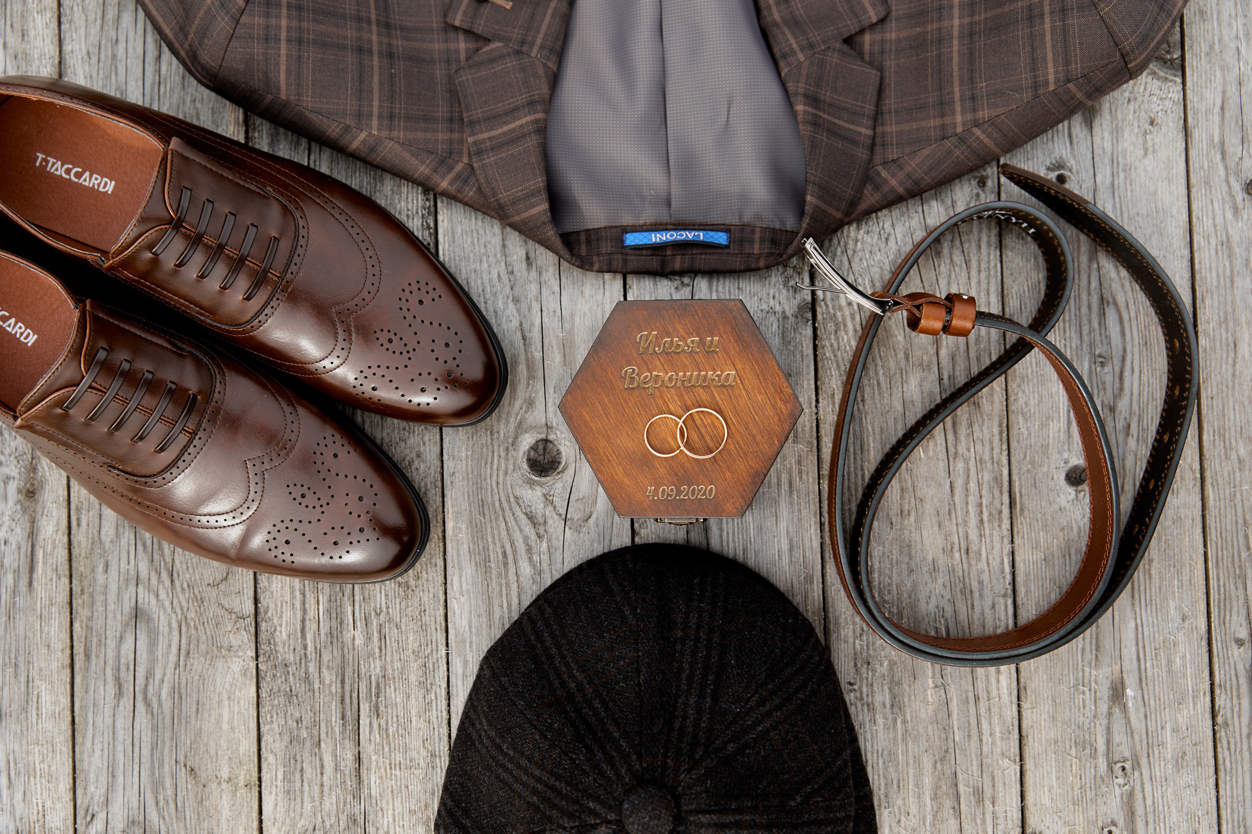 атрибутика жениха перед сборами на свадьбу