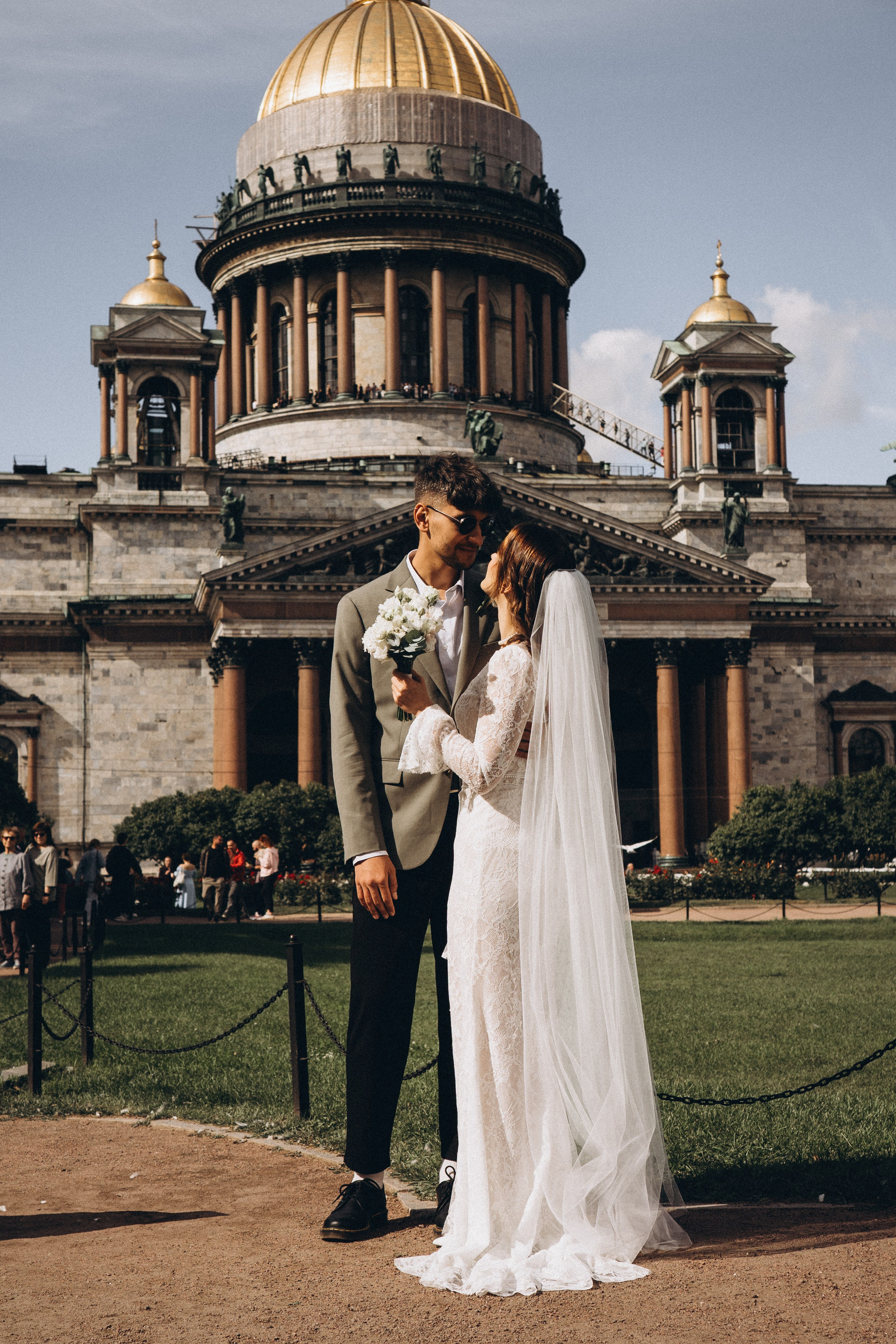 СВАДЕБНАЯ ПРОГУЛКА ВОЗЕ ИСАИКЕВСКОГО СОБОРА АСТОРИИ И ЗАКОНОДАЛЕТНОГО СОБРАНИЯ. Профессиональный фотограф, Санкт-Петербург — Виктория Богомолова