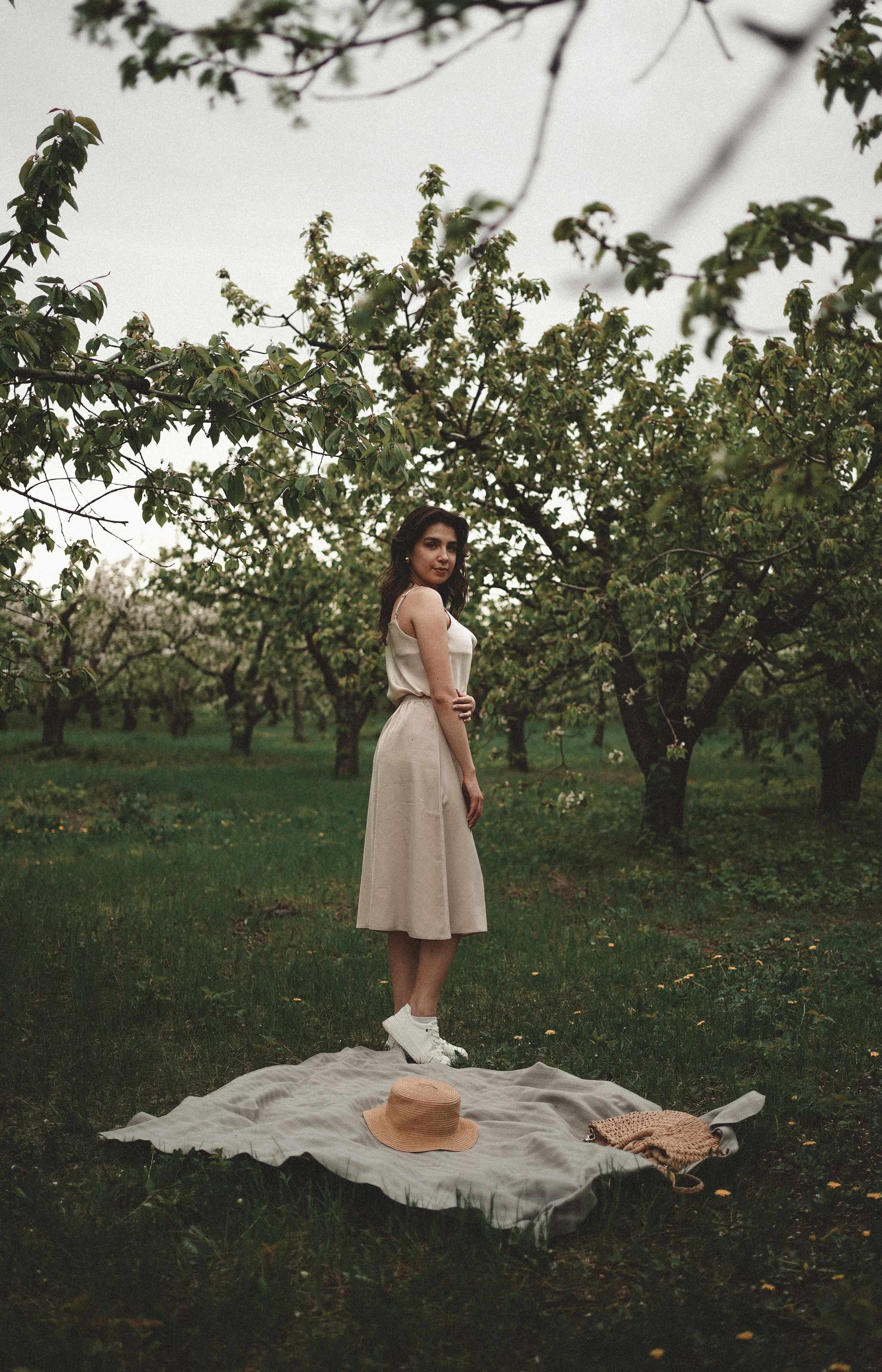 Фотосессия в цветущем саду в пос. Мускатный. Фотограф Ростов-на-Дону. Свадебный фотограф в Ростове-на-Дону. Таинство Крещения и Венчания, семейные фотосессии. Алёна Чёботова