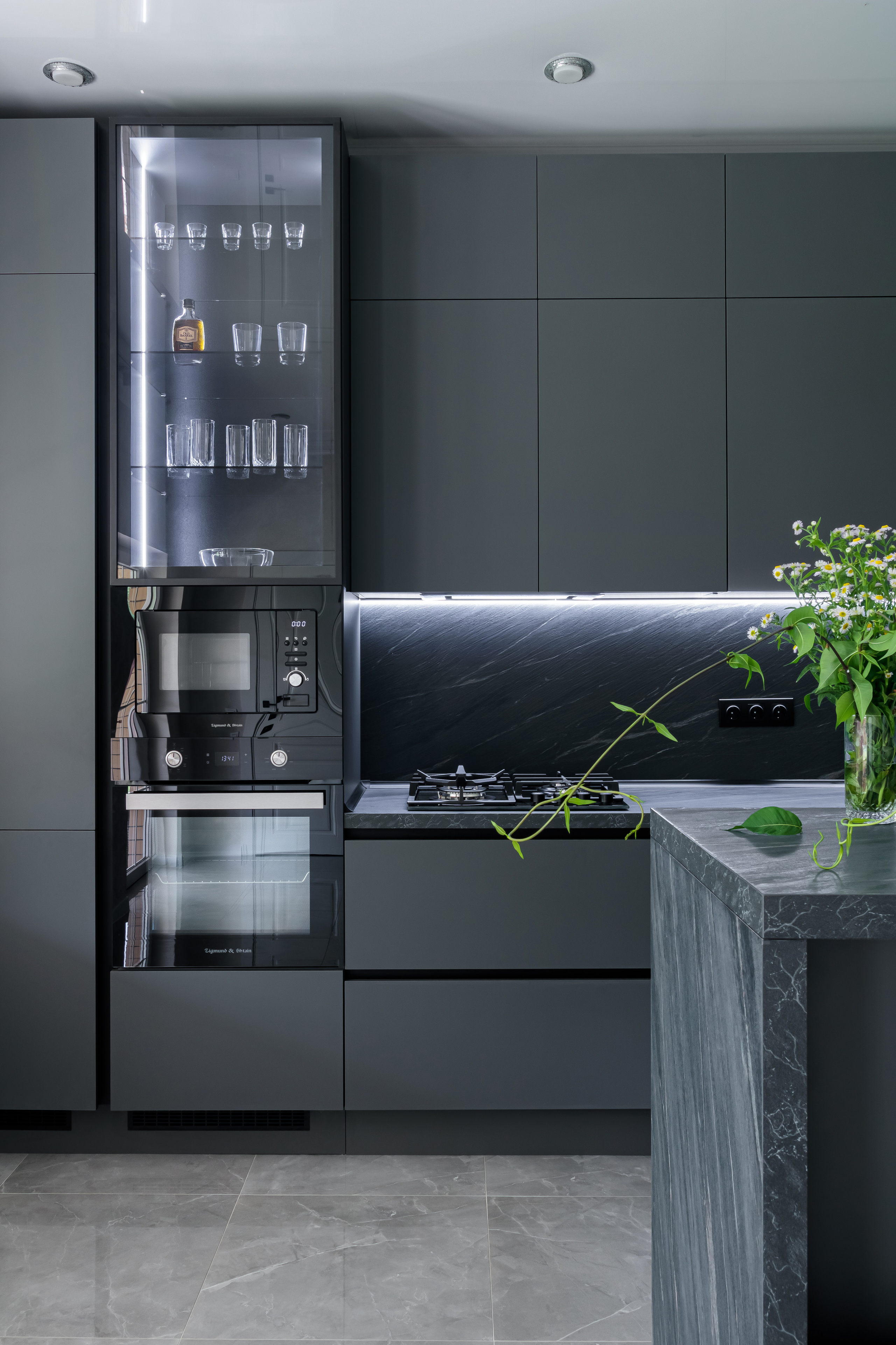 Эко Мебель. Темная кухня в ст. Елизаветинской. Интерьерный фотограф в Краснодарском крае Светлана Шурлова