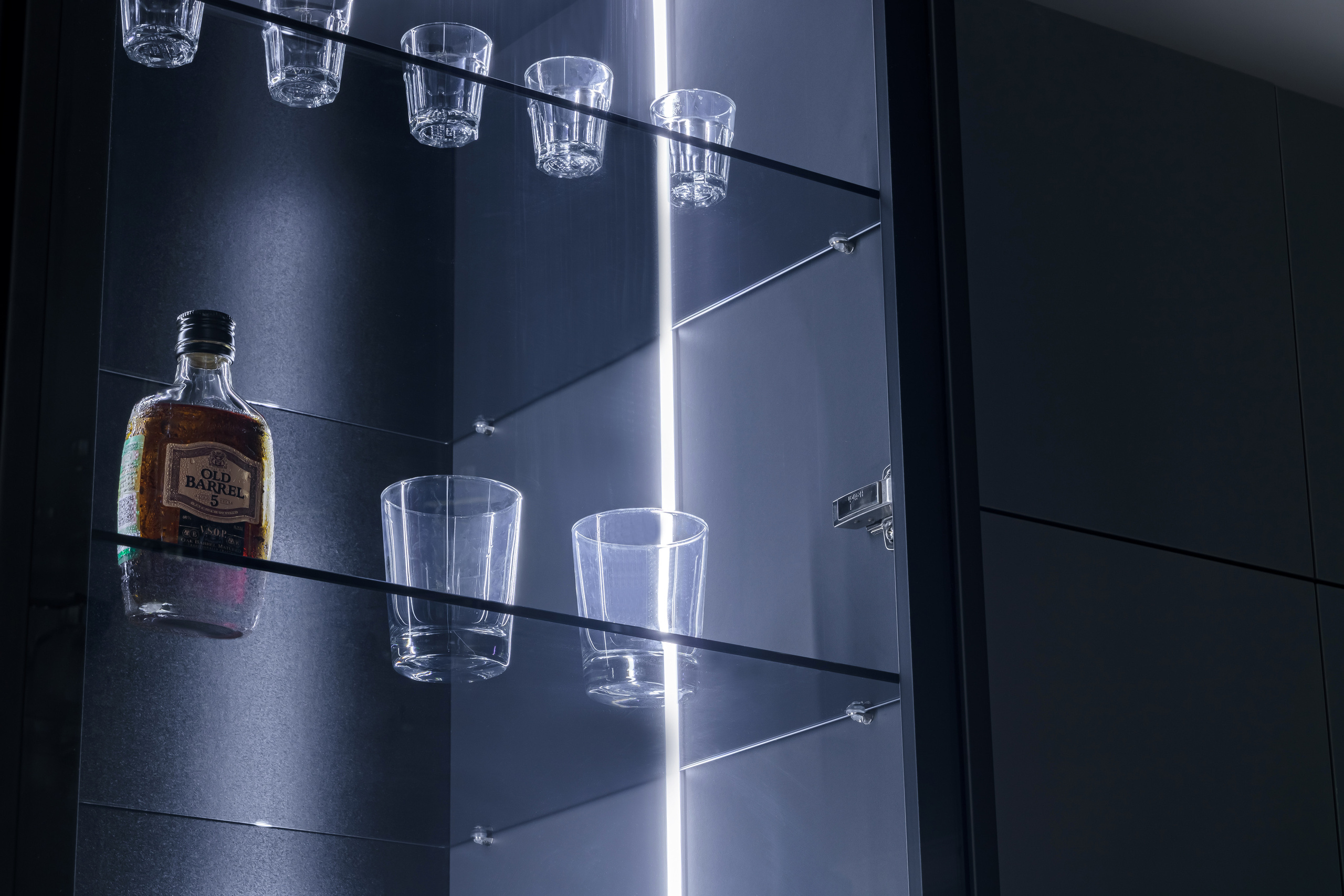 Эко Мебель. Темная кухня в ст. Елизаветинской. Интерьерный фотограф в Краснодарском крае Светлана Шурлова