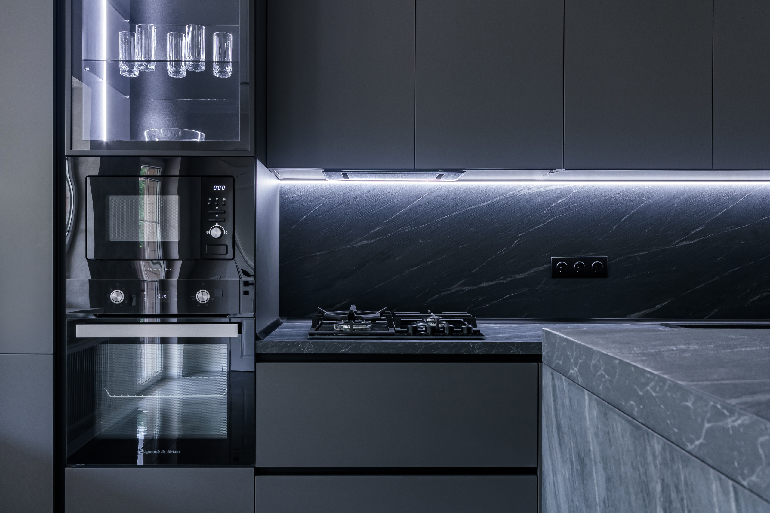 Эко Мебель. Темная кухня в ст. Елизаветинской. Интерьерный фотограф в Краснодарском крае Светлана Шурлова