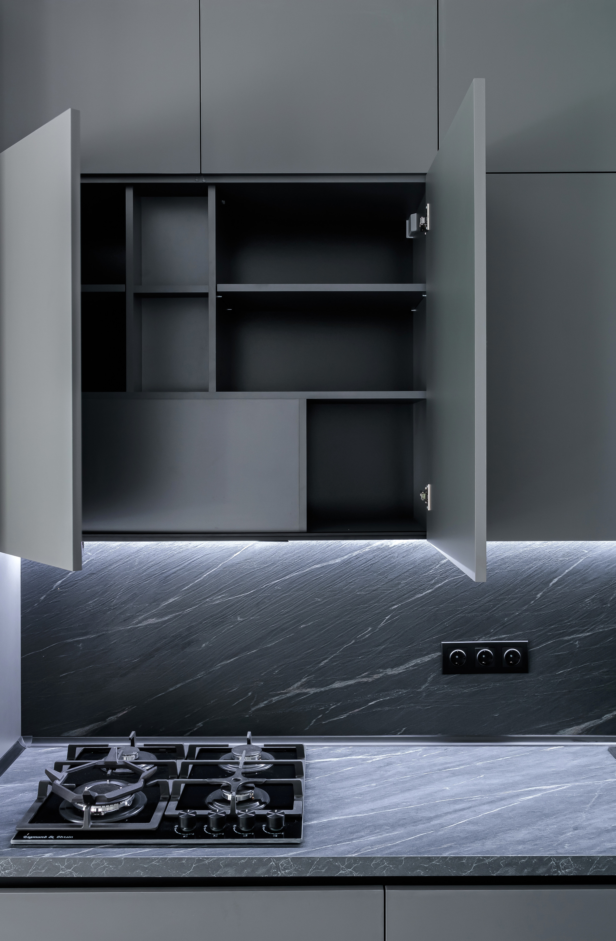 Эко Мебель. Темная кухня в ст. Елизаветинской. Интерьерный фотограф в Краснодарском крае Светлана Шурлова