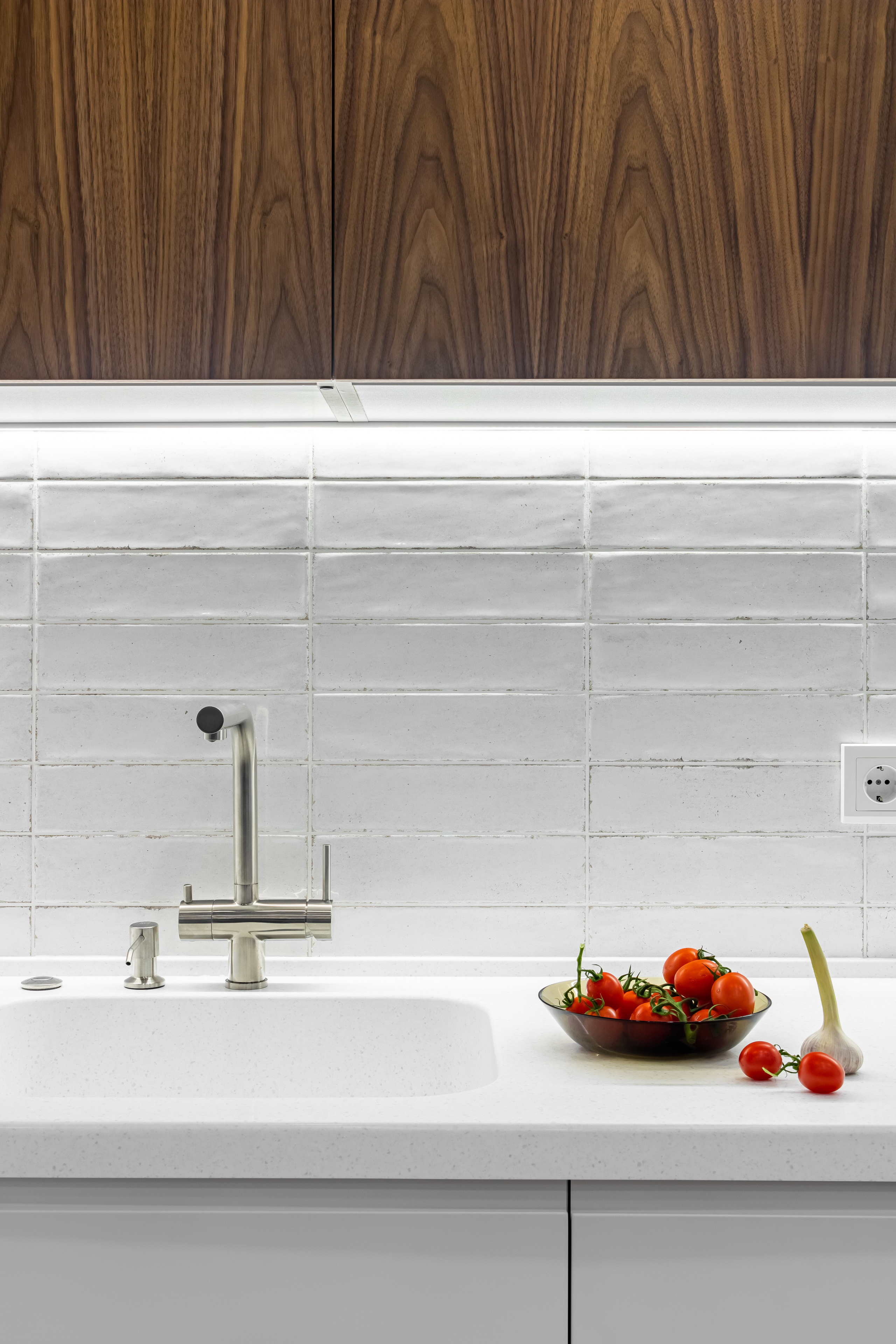 Эко Мебель. Кухня с элементами шпона. г. Краснодар. Интерьерный фотограф в Краснодарском крае Светлана Шурлова