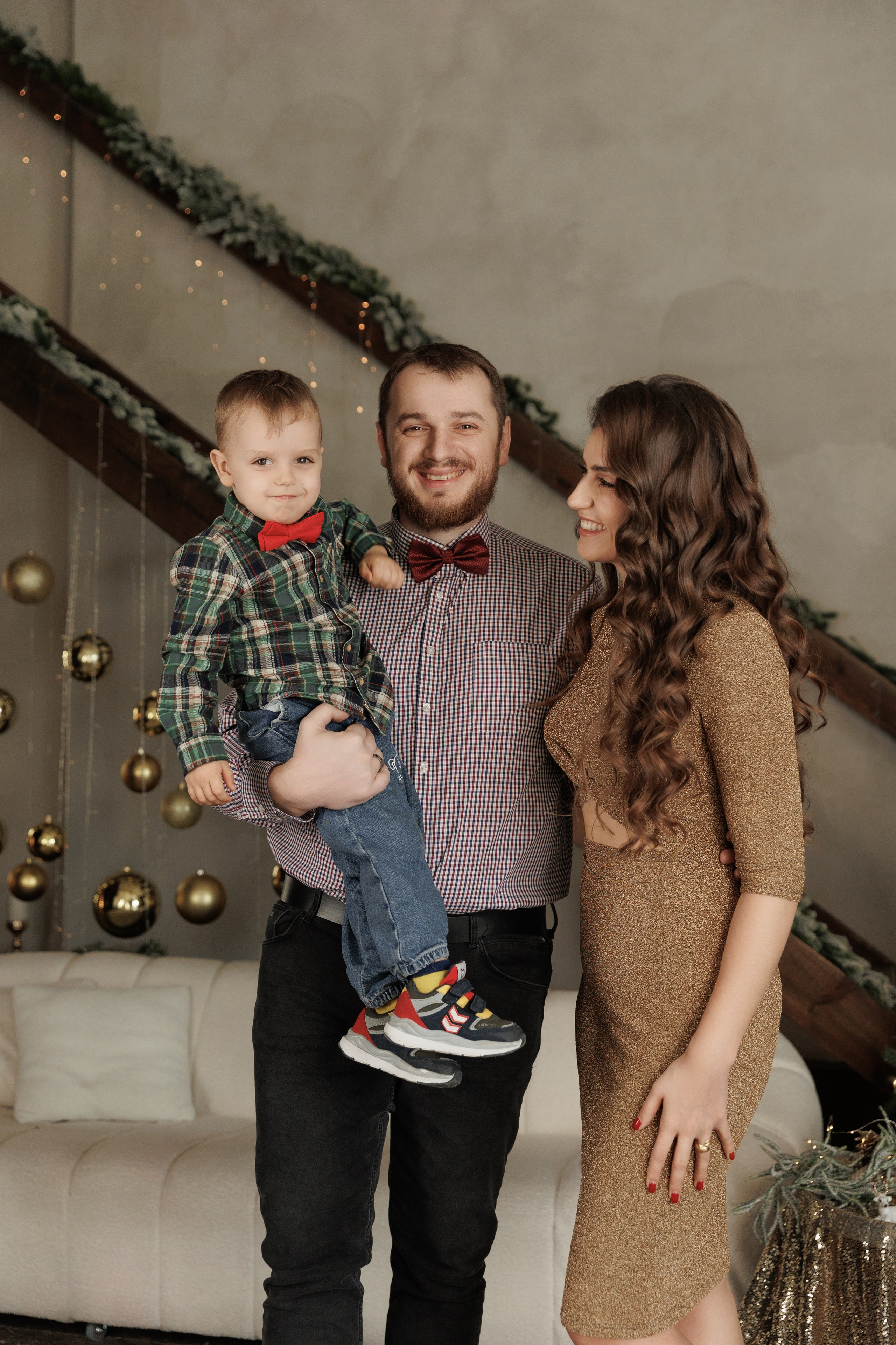 Наталья с семьей. Фотограф женского портрета, беременности и материнства Харькова Елена