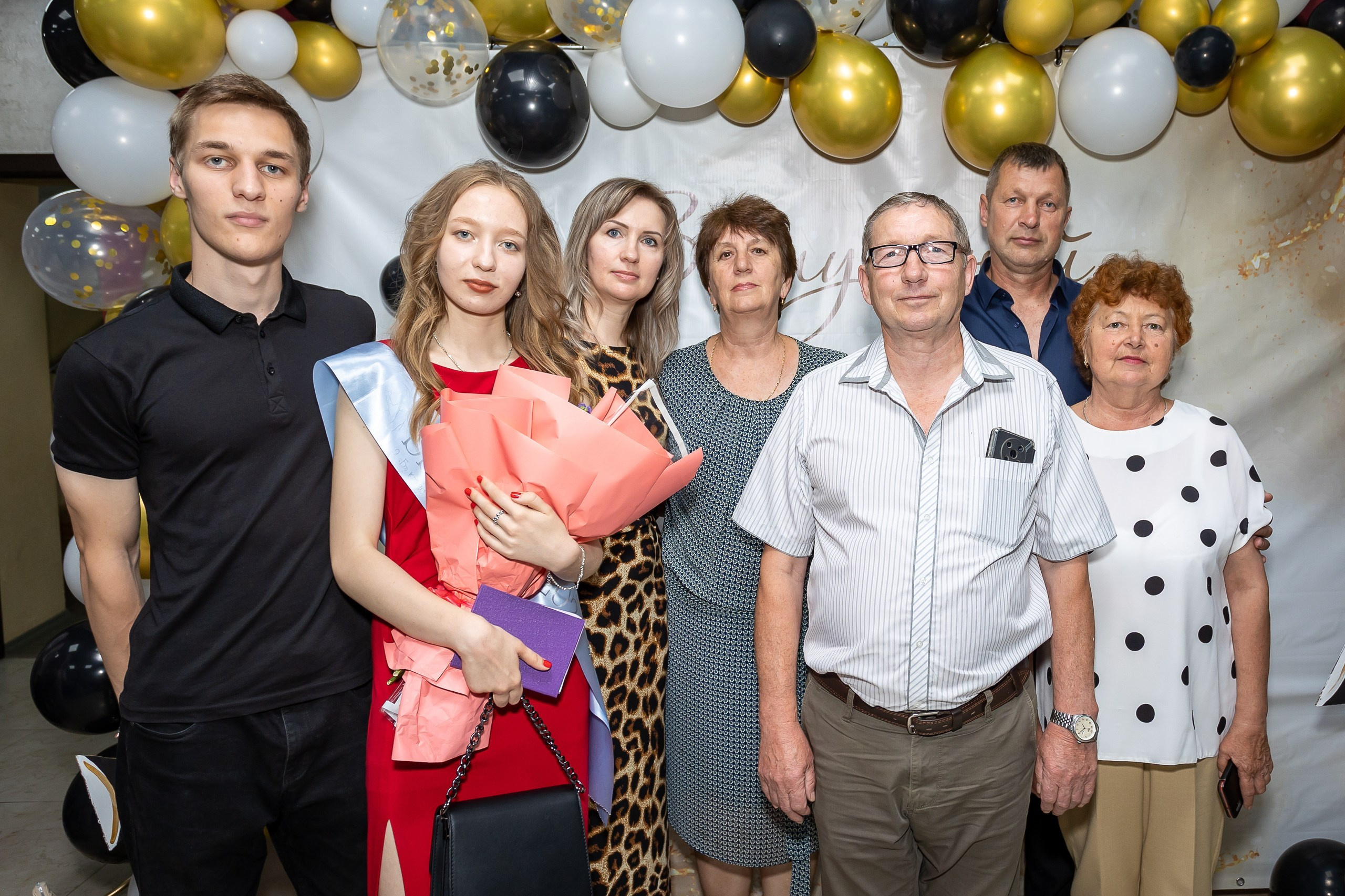 Вручение аттестата и выпускной вечер. Выпускные альбомы Майкоп, Краснодар Елена Золотарева