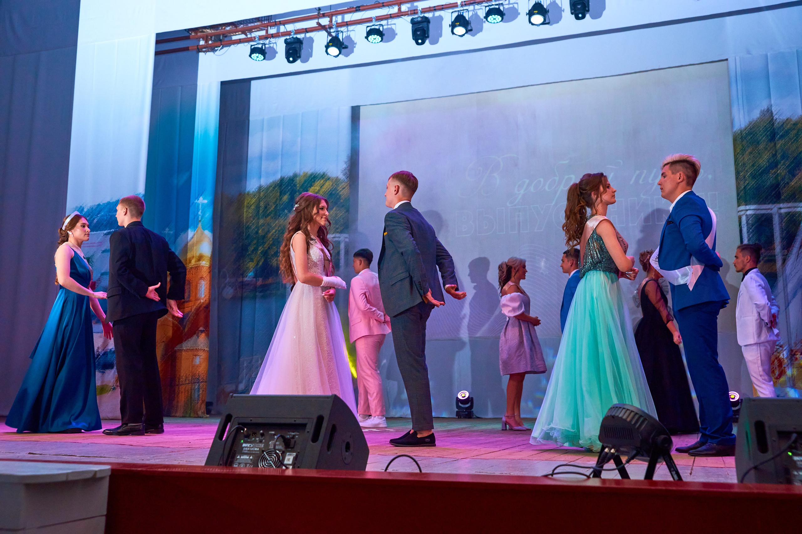 Вручение аттестатов 2023. 11 класс. Childrenfoto.ru