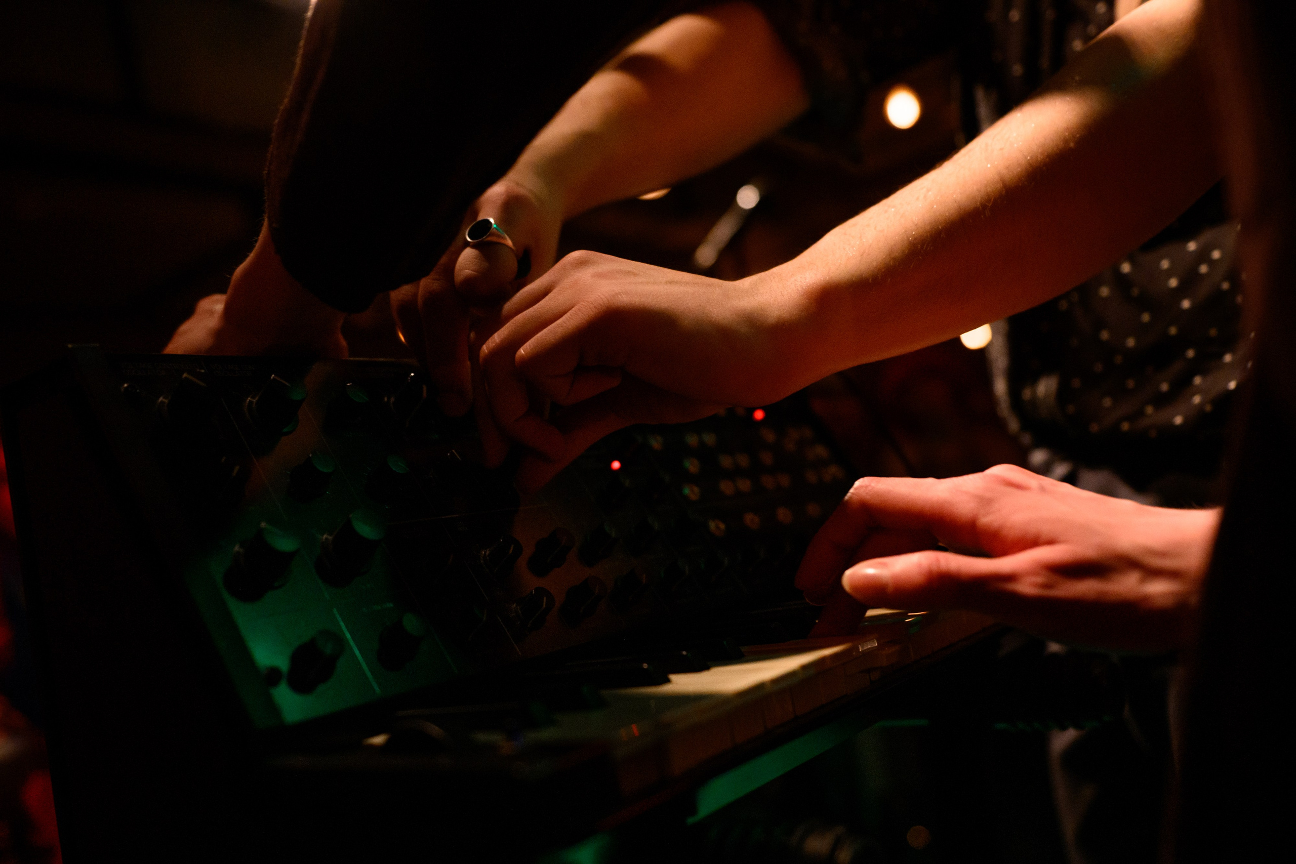 CRAFT BAR EDISON — Диктофон. Свадебный фотограф Иркутск Алексей Шульгин