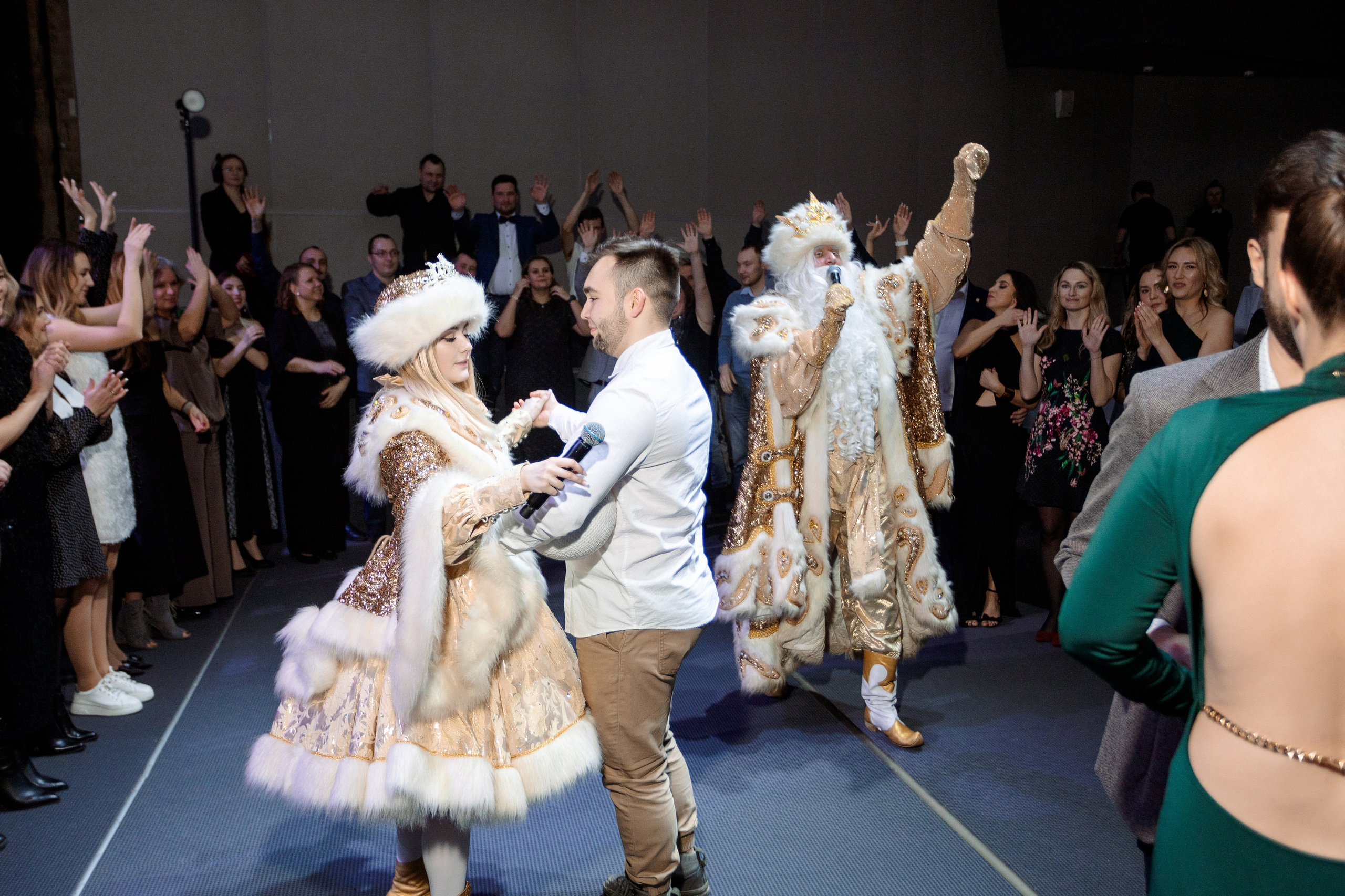 РЕПОРТАЖ: НОВЫЙ ГОД В ДК МЕТАЛЛУРГ. Профессиональный фотограф в Ижевске Леша Петров