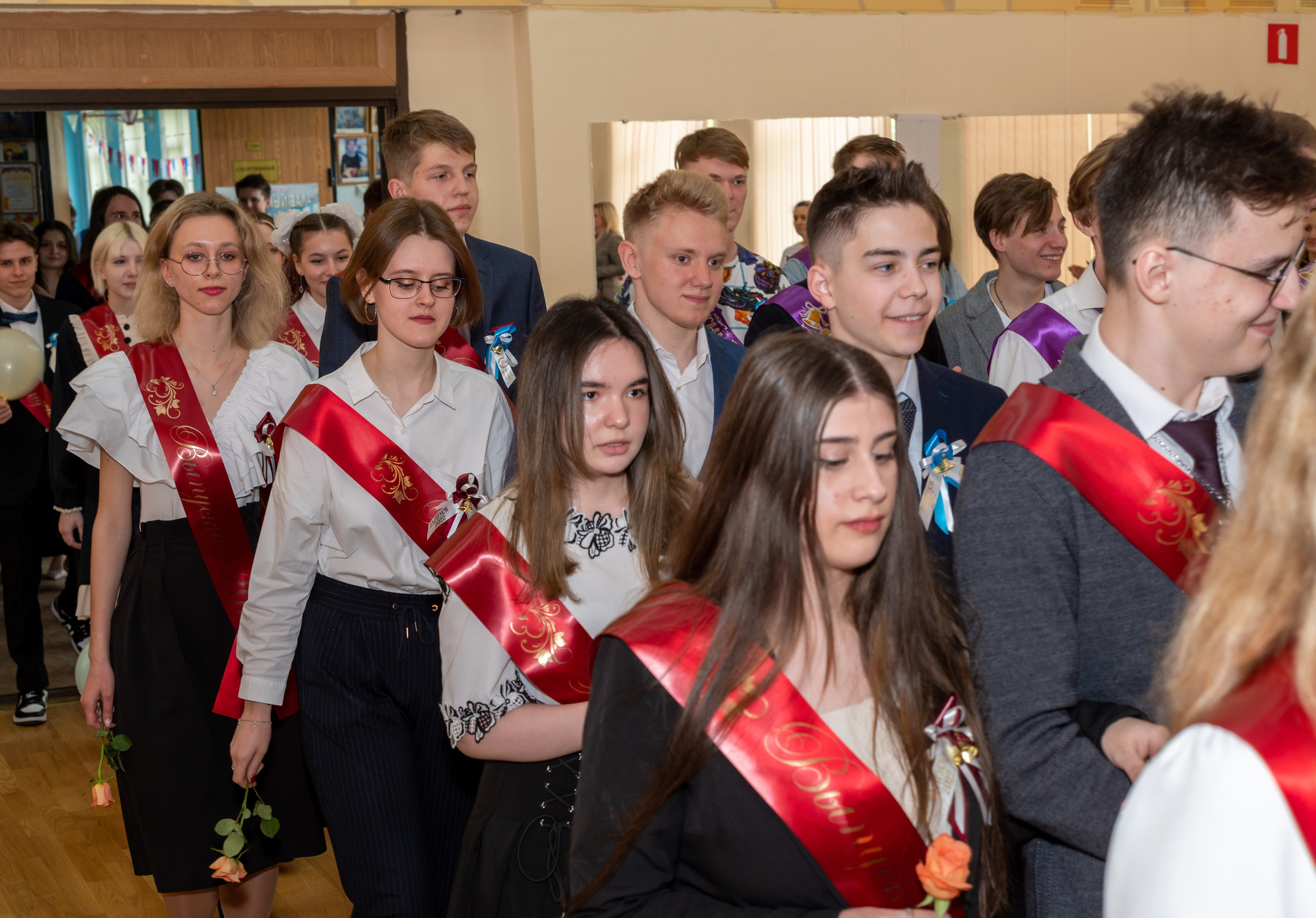 Последний звонок Школа 1412. Детский и семейный фотограф г. Москва Оксана Катаджи