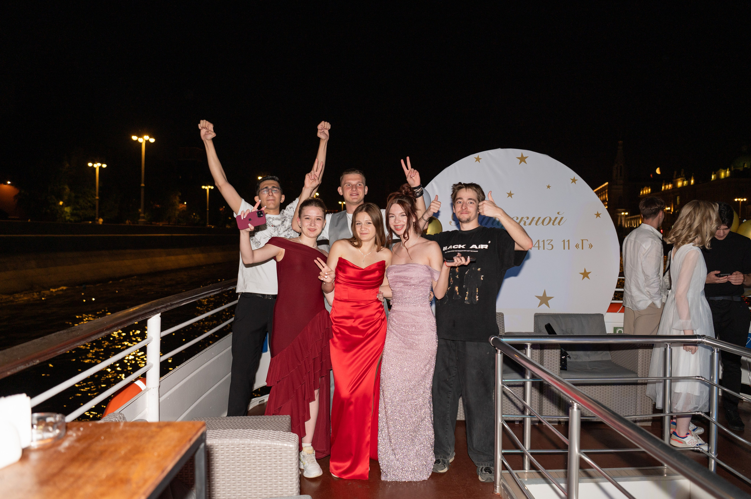 Выпускной вечер 11 класс на теплоходе. Детский и семейный фотограф г. Москва Оксана Катаджи
