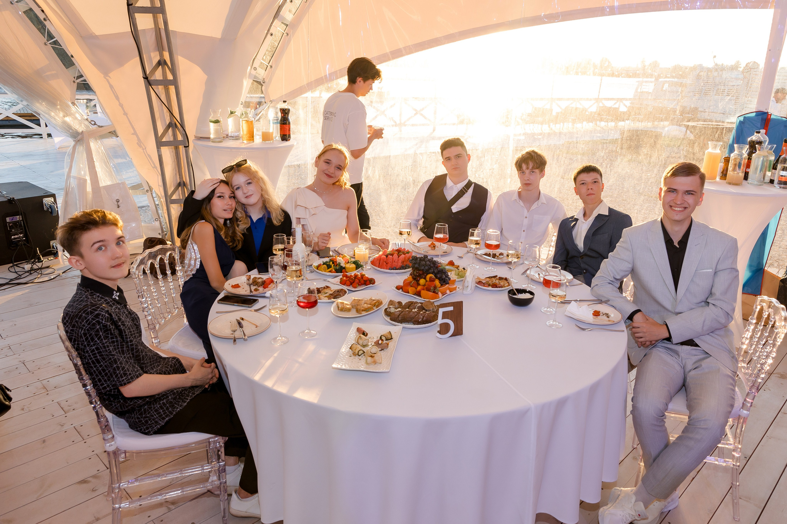 ВЫПУСКНОЙ White Place — Гимназия 52. Свадебный и семейный фотограф Динар Гильмутдинов