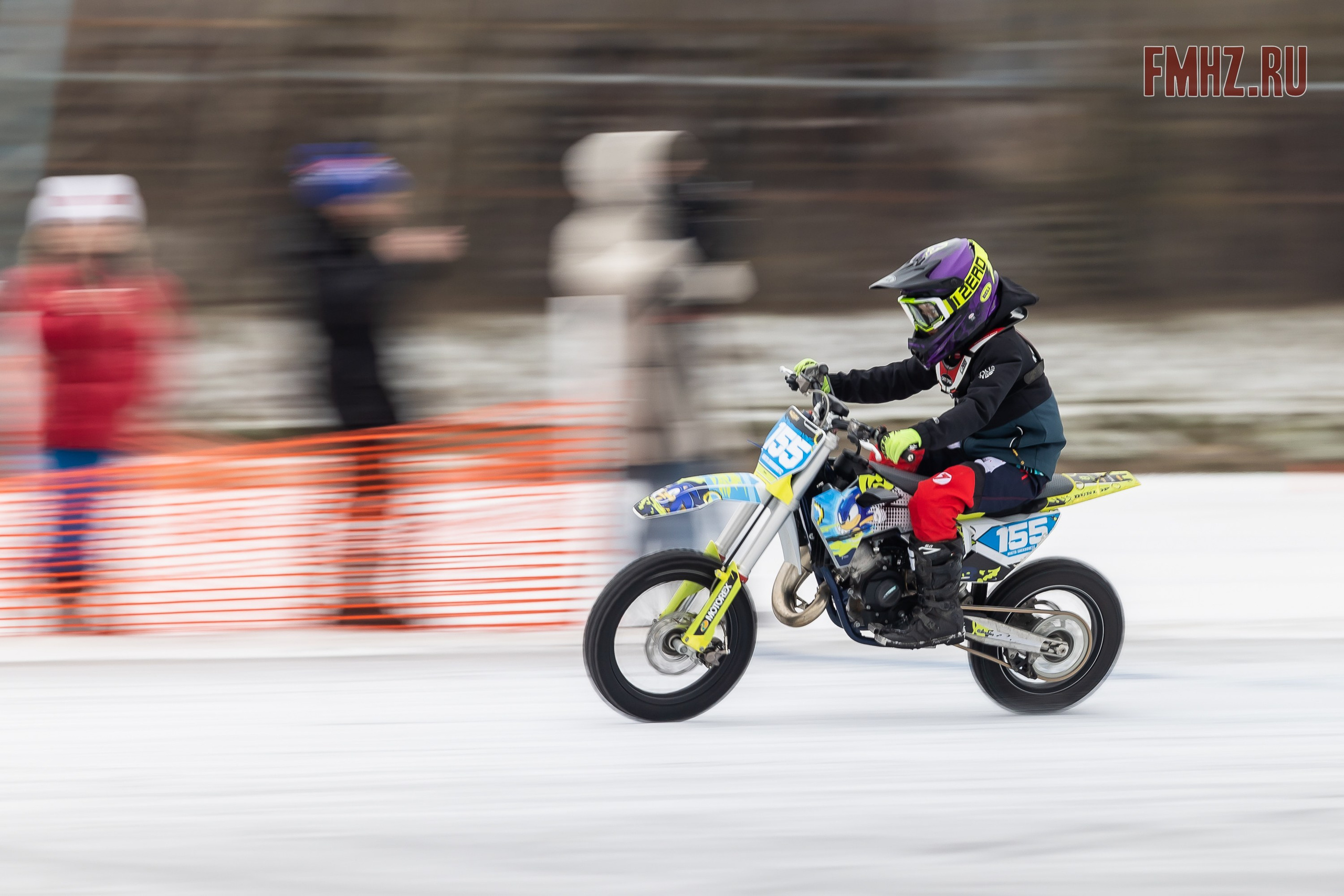 Первый этап Кубка МФР по мотокроссу на льду Большого Крылатского пруда в Москве. 8 февраля 2025 г. Фотограф Владимир Охрименко
