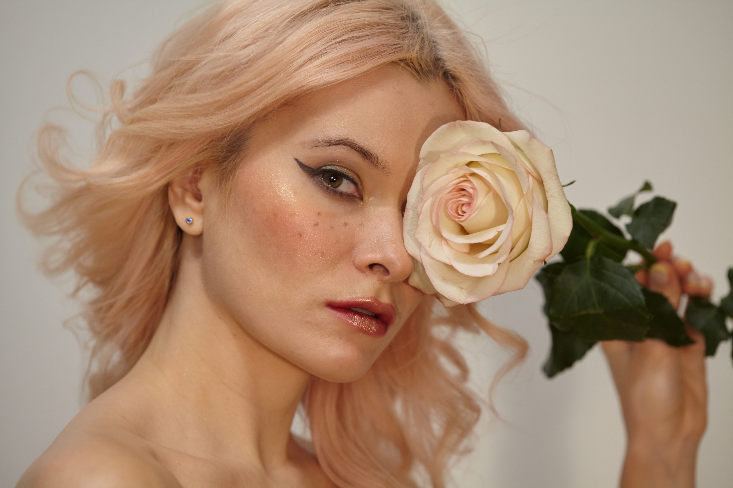 High-End Retouching Portfolio | Marina Frost. Marina Frost | Beauty & Fashion Photographer & Retoucher and AI Artist