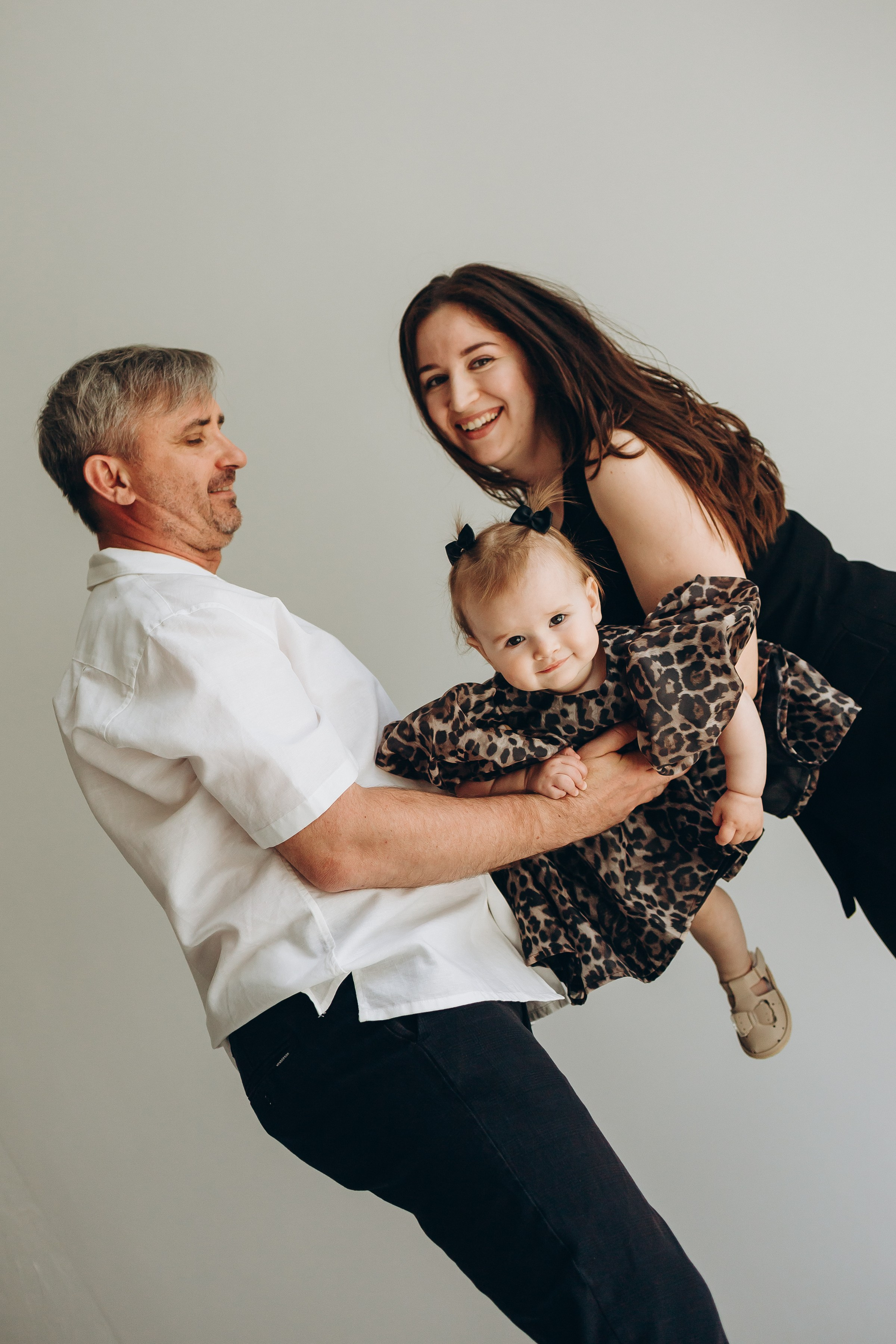 Семейная фотосессия к первому годику. Семейный фотограф в Волгодонске Краченцева Анна