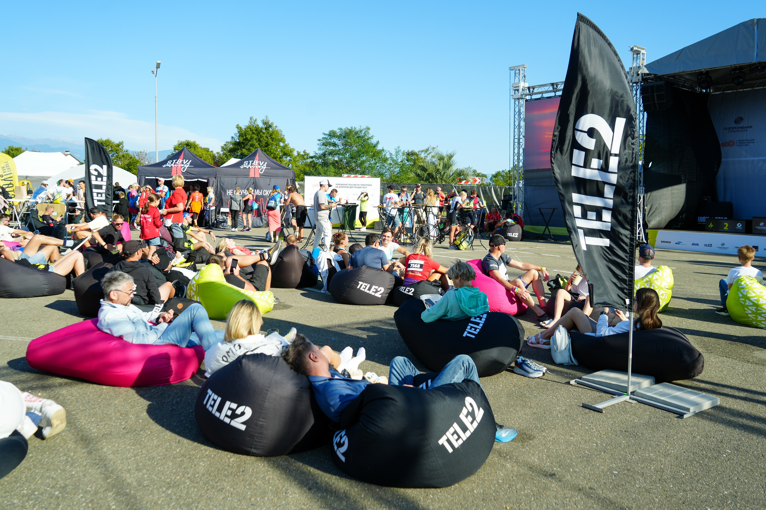 Фотоотчет партнерской интеграции для компании TELE2 на фестивале Ironstar. Репортажный фотограф в Красной Поляне и Сочи Павлюченко Екатерина