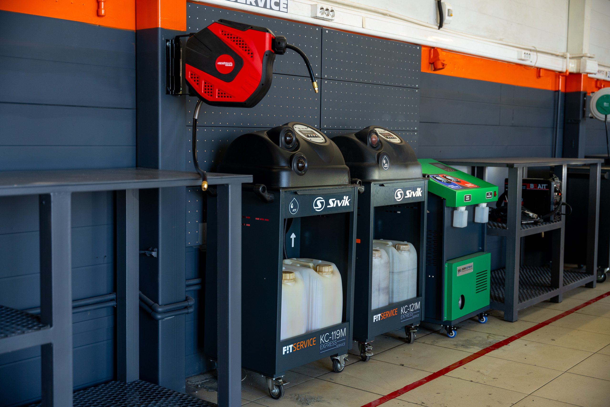 Интерьерная фотосъемка автосервиса Fit Service в Краснодаре — сеть СТО Профессиональная фотосъемка интерьера техцентра в Краснодаре. Шедевры для Вас! Фотограф и Видеограф в Краснодаре Пахиев Руслан