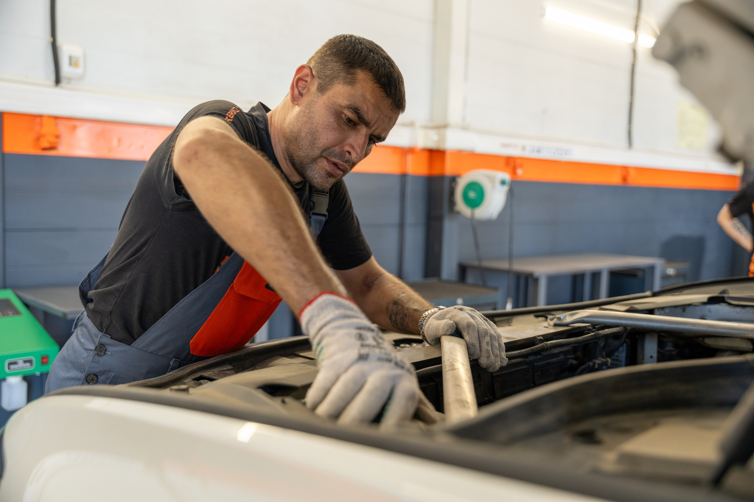 Интерьерная фотосъемка автосервиса Fit Service в Краснодаре — сеть СТО Профессиональная фотосъемка интерьера техцентра в Краснодаре. Шедевры для Вас! Фотограф и Видеограф в Краснодаре Пахиев Руслан