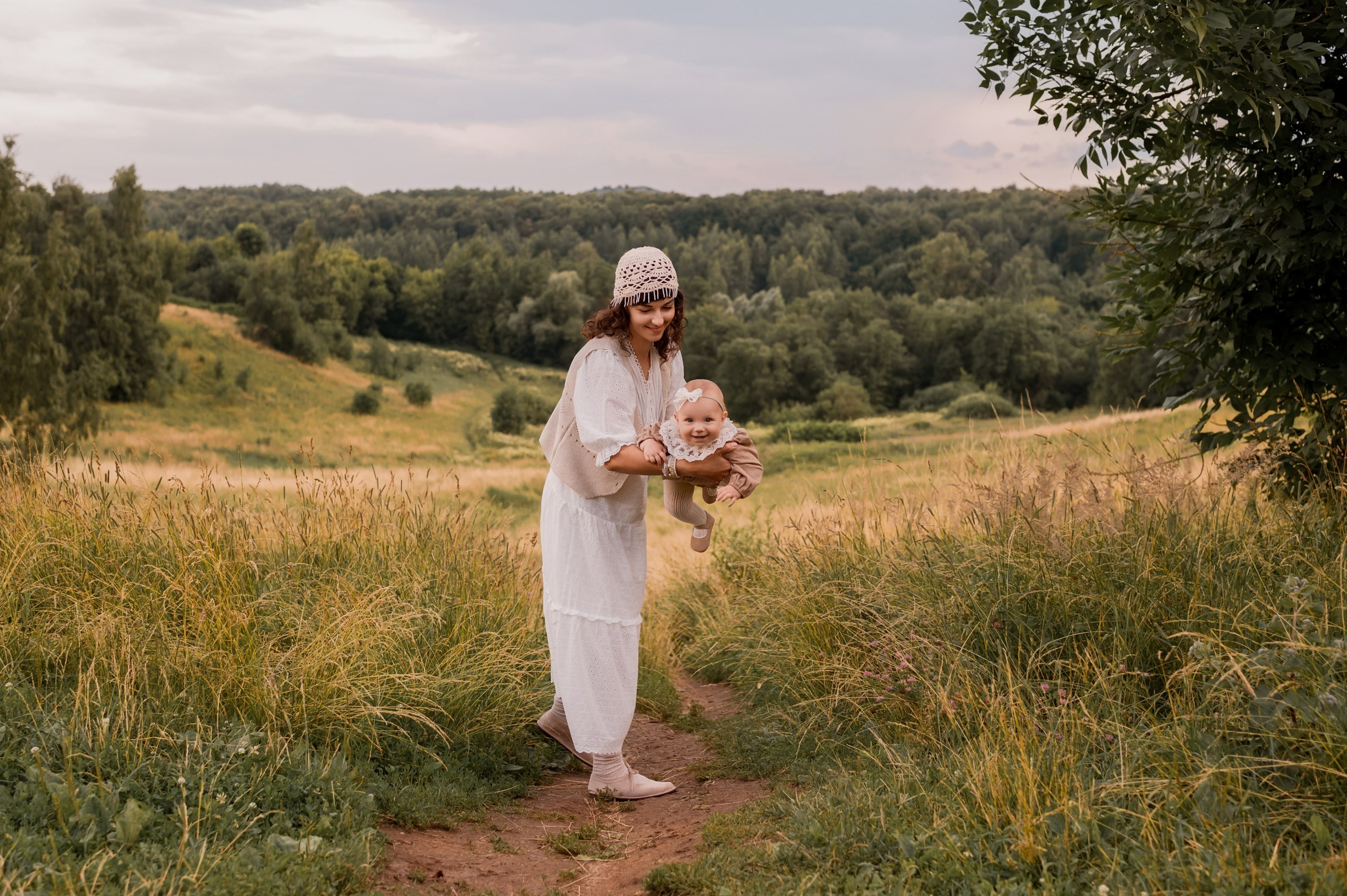 Фотосессия материнства на природе. Фотограф новорожденных — ньюборн фотосессия Москва Анна Миронченко