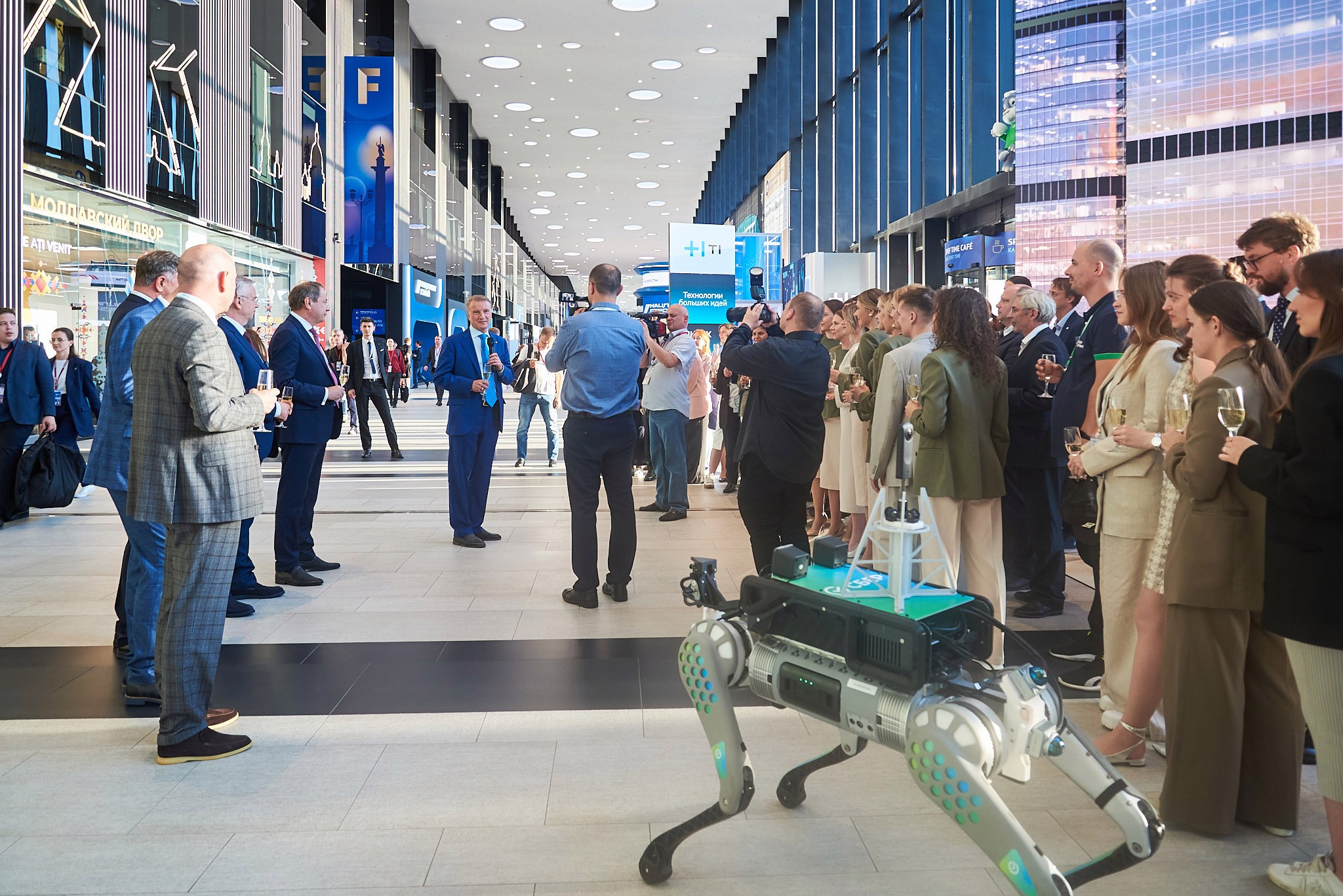 ПМЭФ-2024. Иван Ступа, репортажный фотограф в Санкт-Петербурге и Ленинградской области