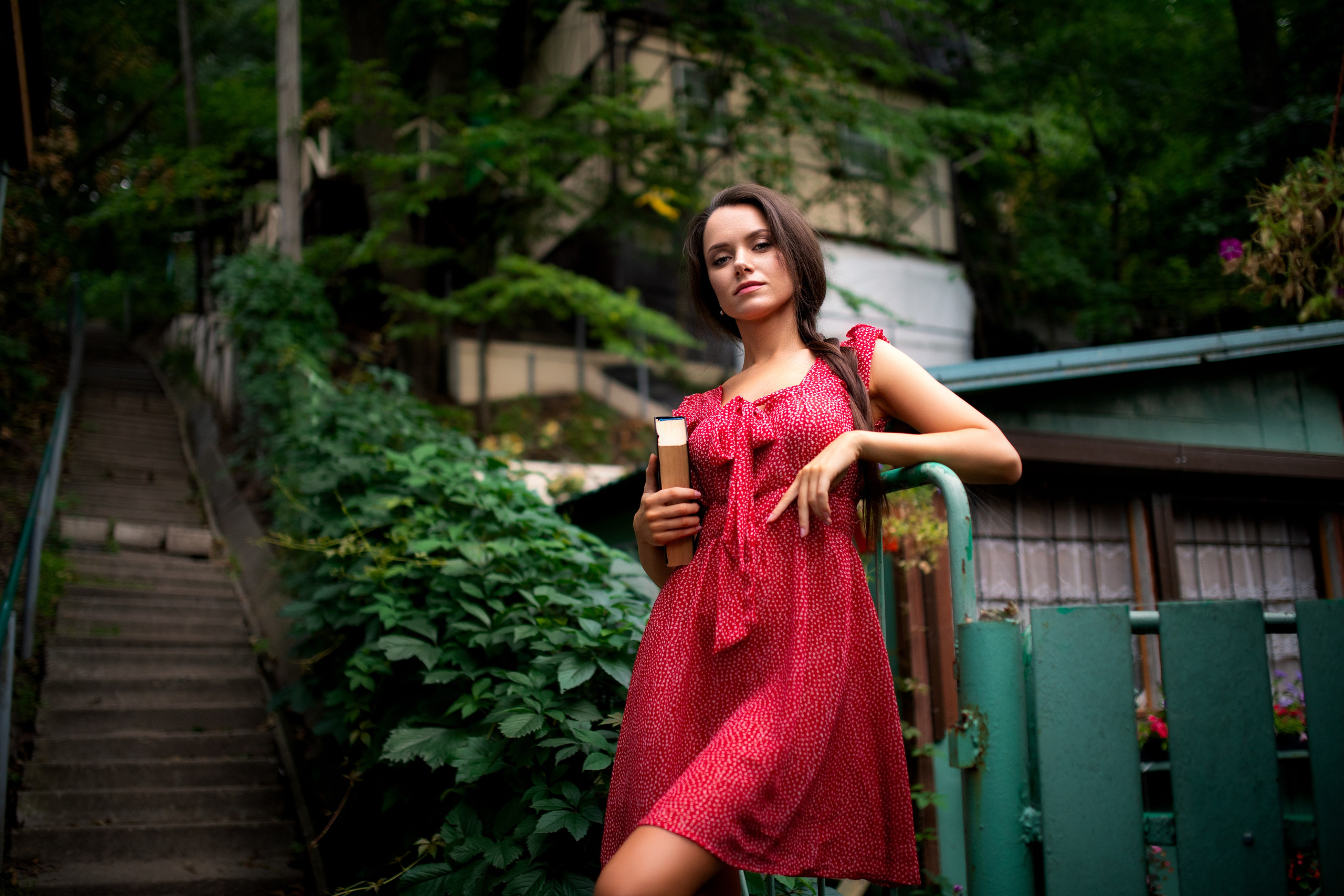 Съемка с Екатериной на рассвете на берегу реки