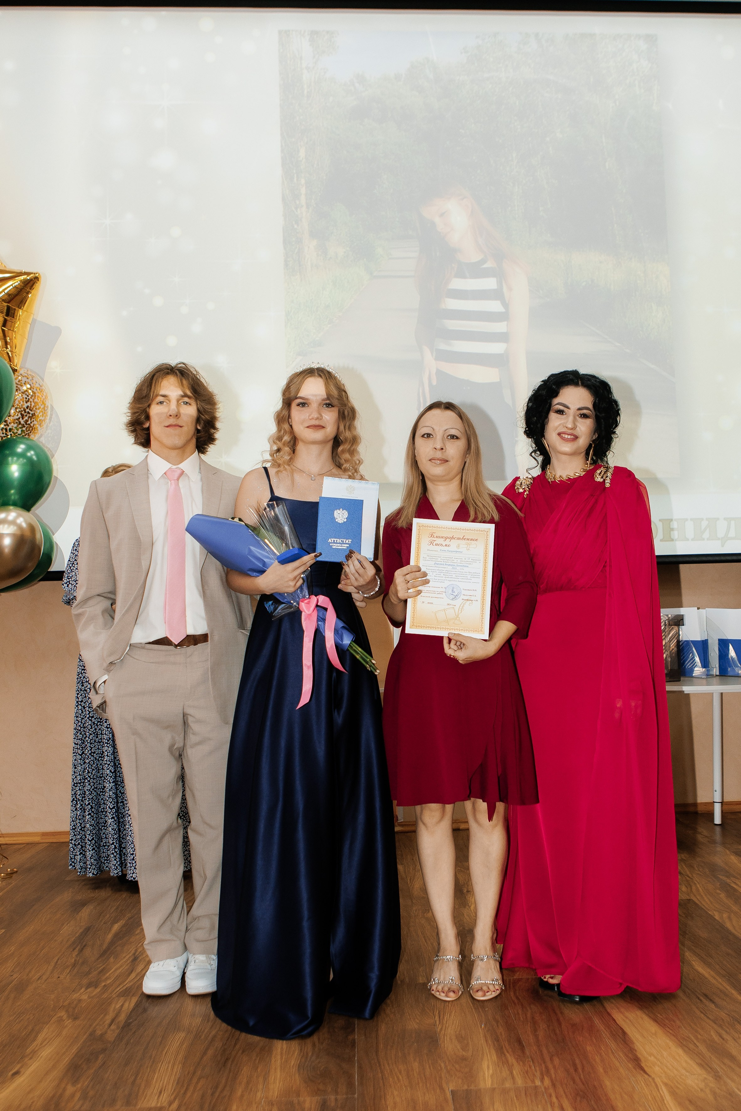 Выпускной Гимназия 12 2024 г. Свадебный и портретный Фотограф в Липецке Дмитрий Котюков