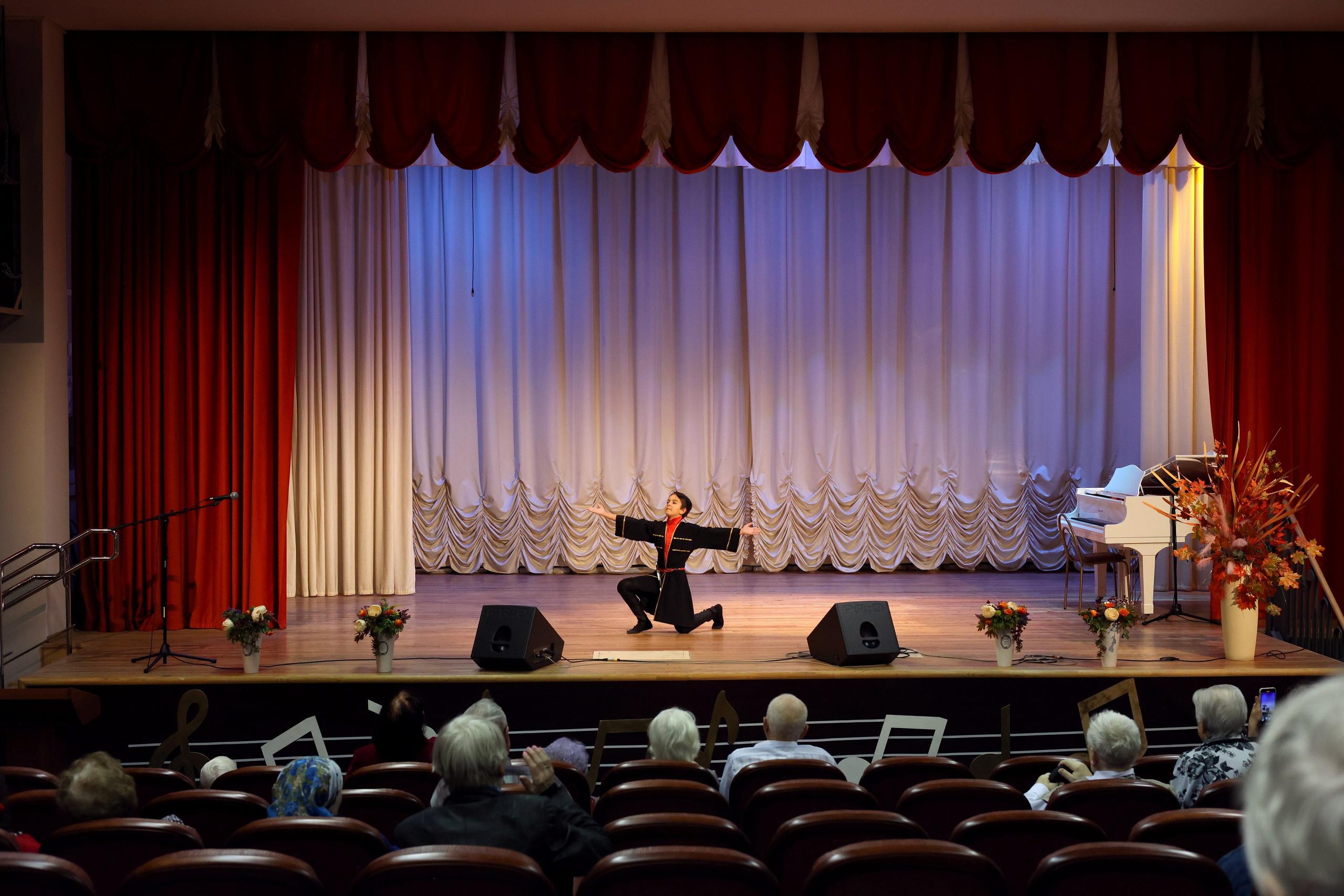 Концерт «От сердца к сердцу» для ветеранов 11.10.2023. Профессиональный фотограф в Москве Алёна Котова