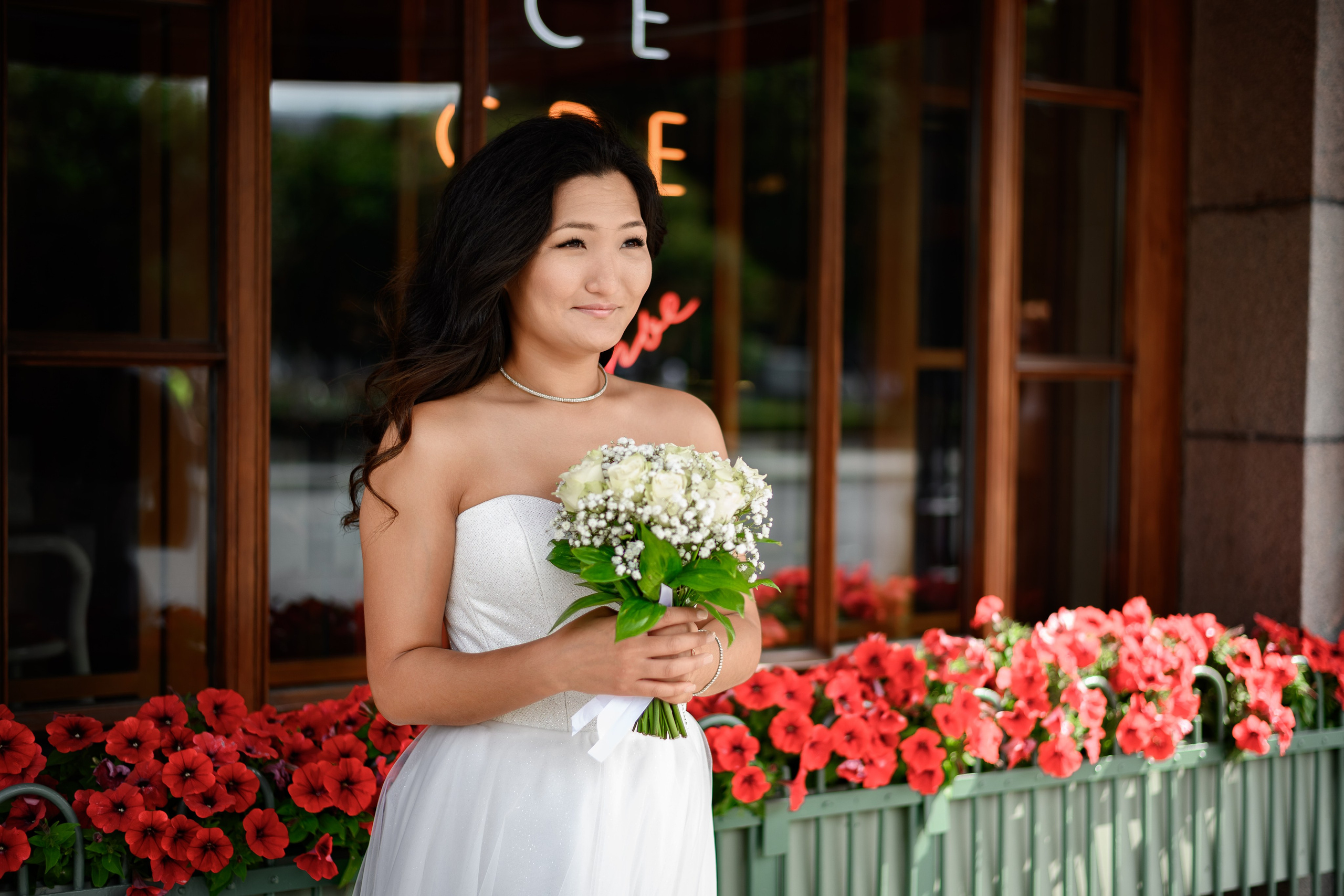 Свадебная фотосессия в центре Санкт-Петербурга. Фотограф Алексей Лукин. Свадьба, мероприятие, корпоратив, юбилей, фотосессия, портрет. Фотосъёмка в Санкт-Петербурге. Ретушь фотографий