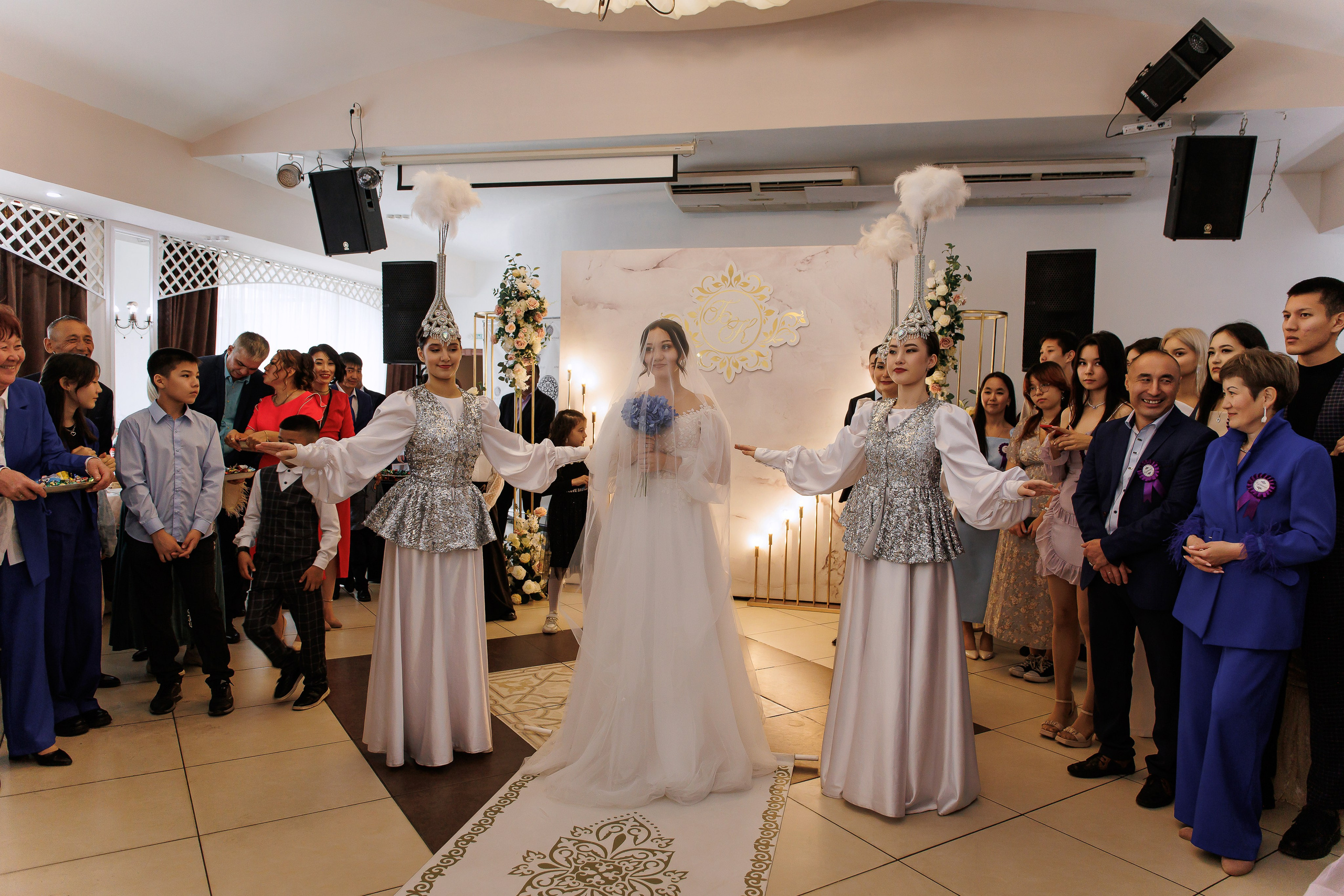 Karina & Bagdat. Anne Miller | Photographer