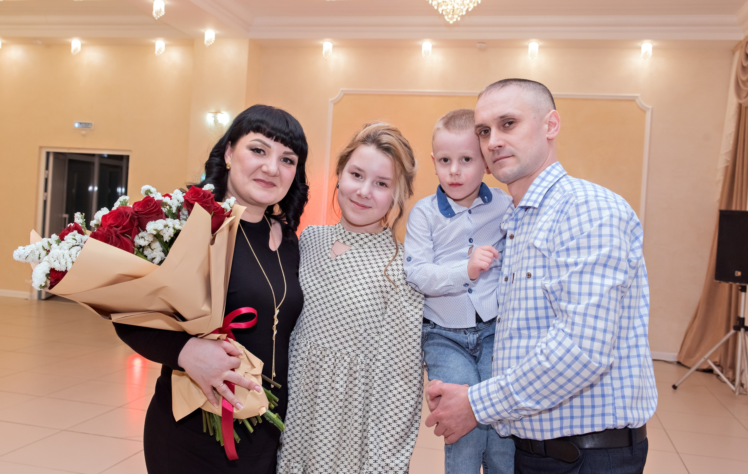 Юбилей Ирины. Ведущая — Наталья Белозерова. Банкетный зал — столовая Радио Завода. Семейный и портретный фотограф Кыштым Челябинск Марина Шигапова