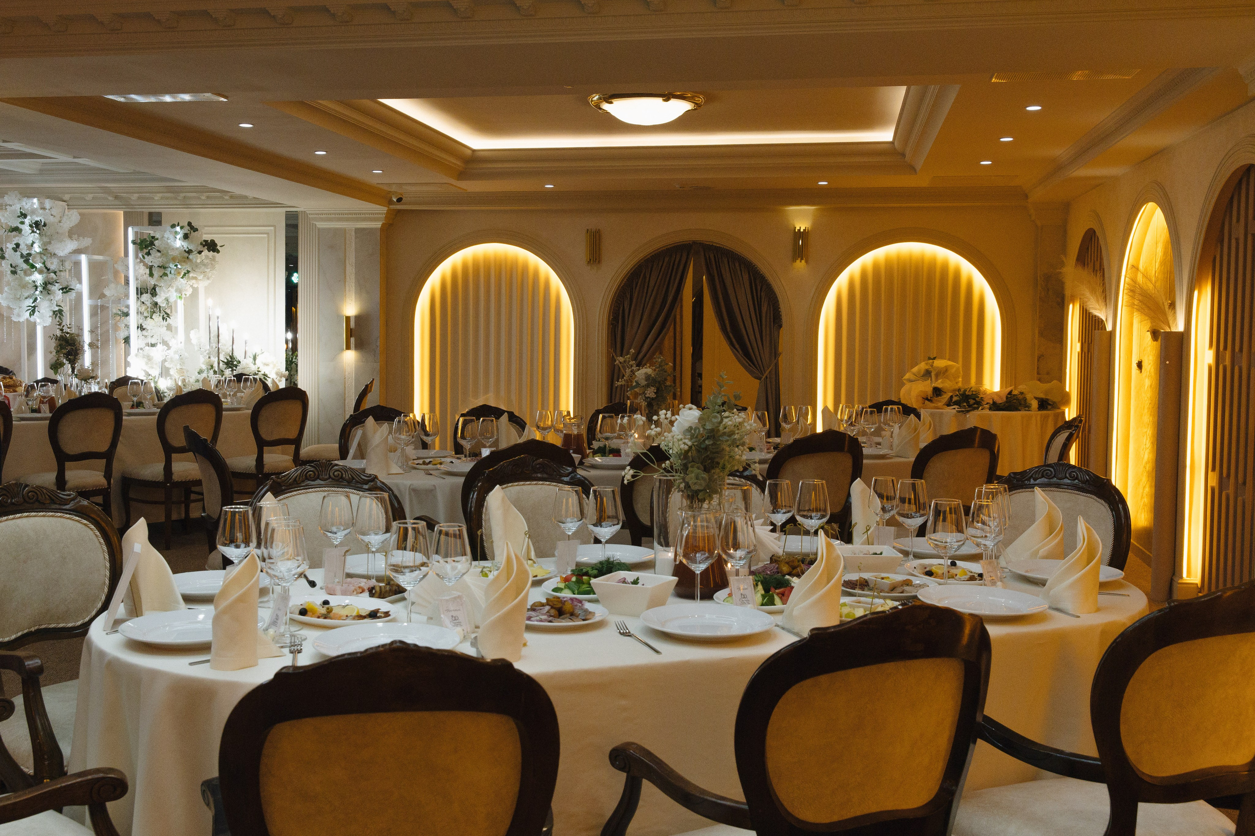 Банкет (Кристина&Алексей). Свадебные фотографы в г. Сургут Маркова Наталья и Замахина Елена