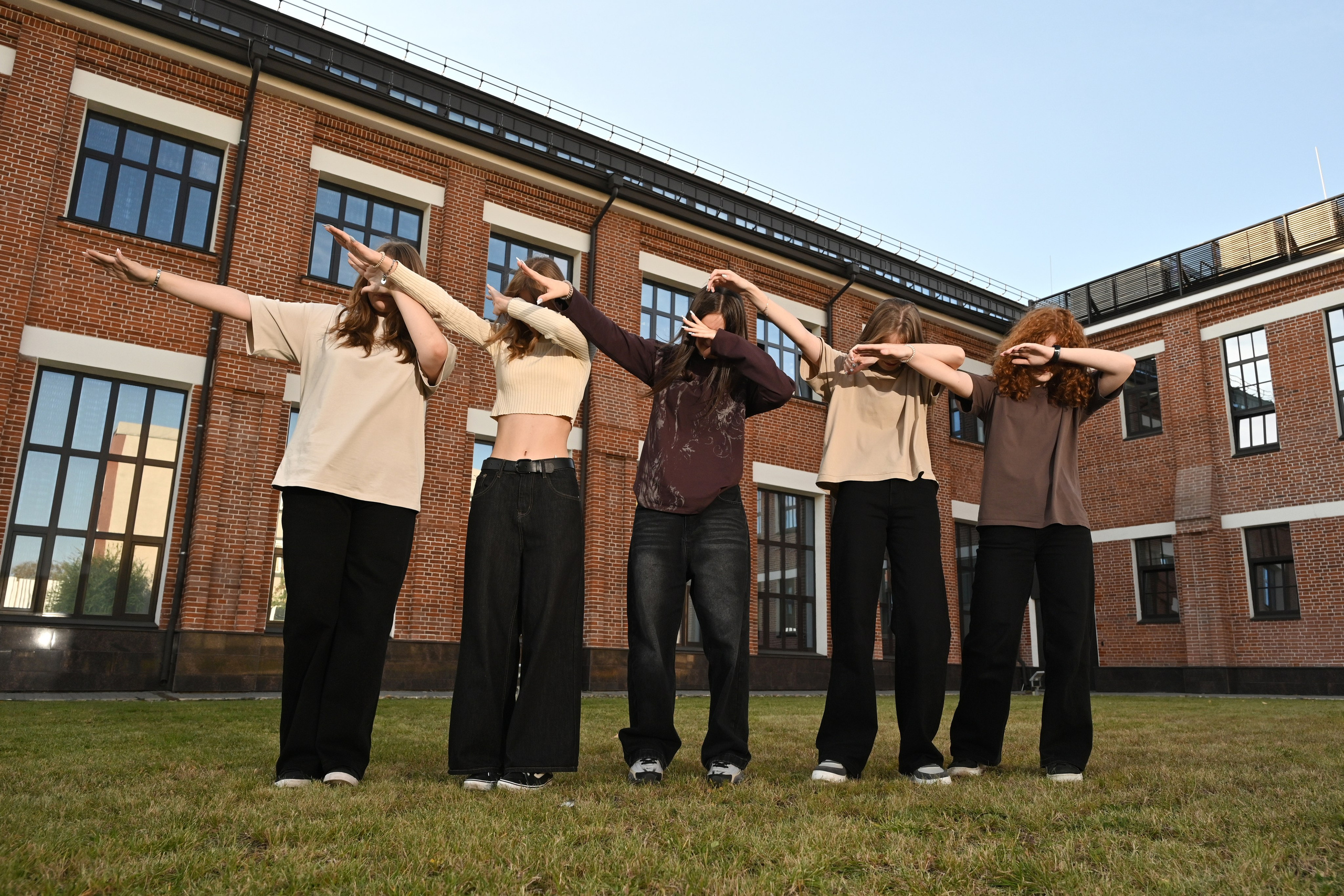 Фото из студии в Омске. Фото и видеосъемка в Омске | Выпускные альбомы