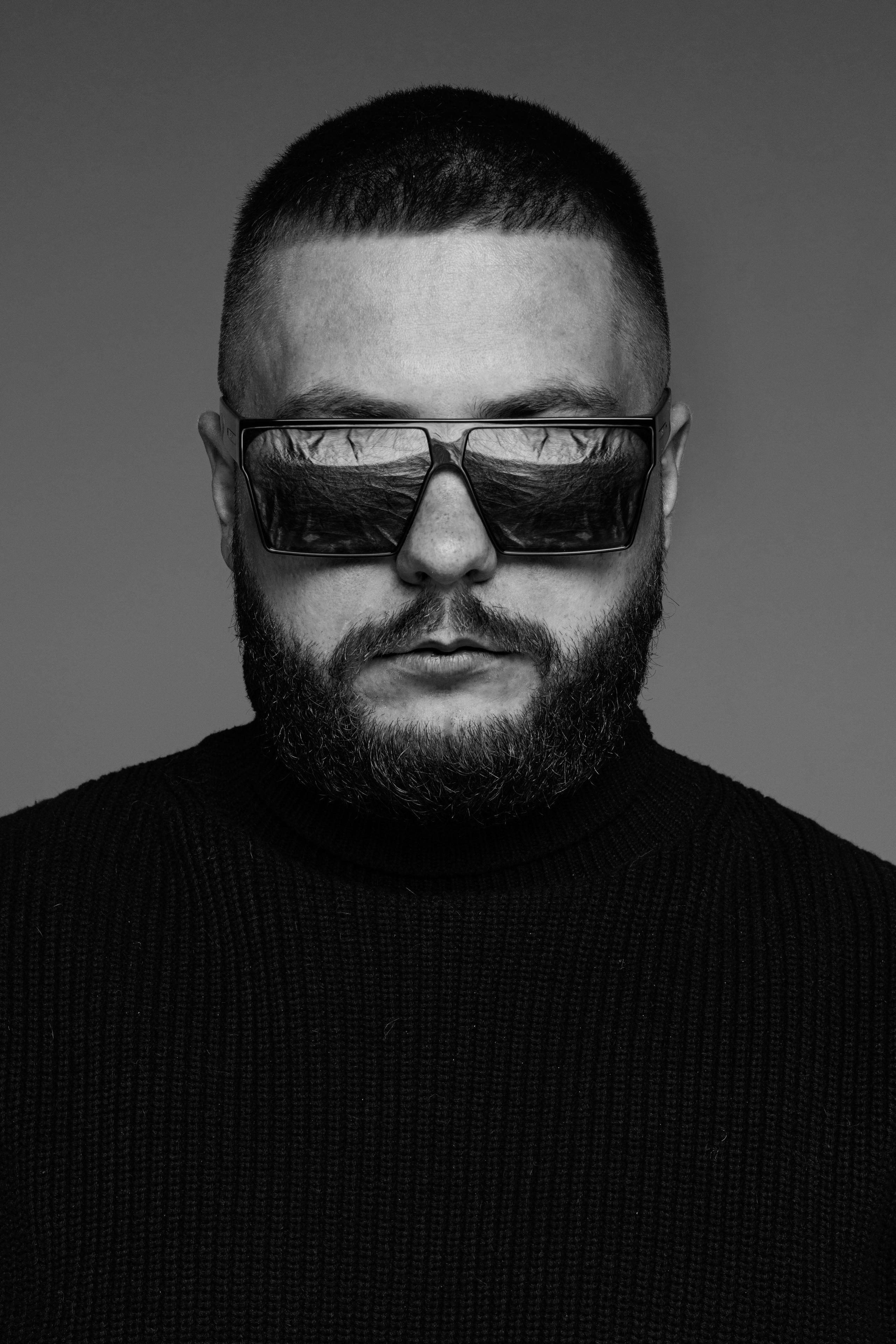 Максим. Главная