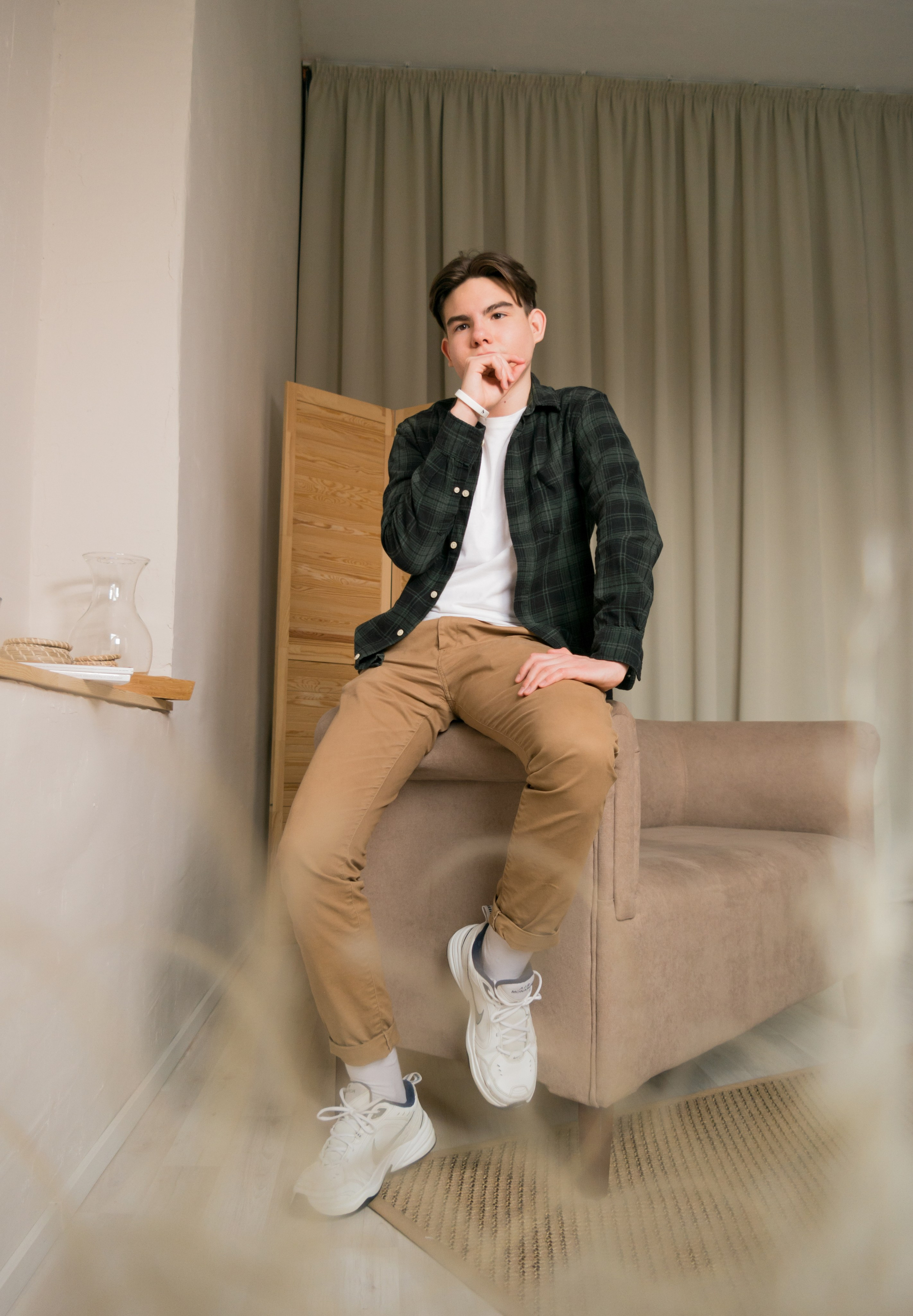 Фотосессии в Краснодаре для специалистов, коучей, экспертов. AI Фотограф Краснодар: мужские и женские фотосессии, стилизация съемки. Нейро-фотосессии онлайн