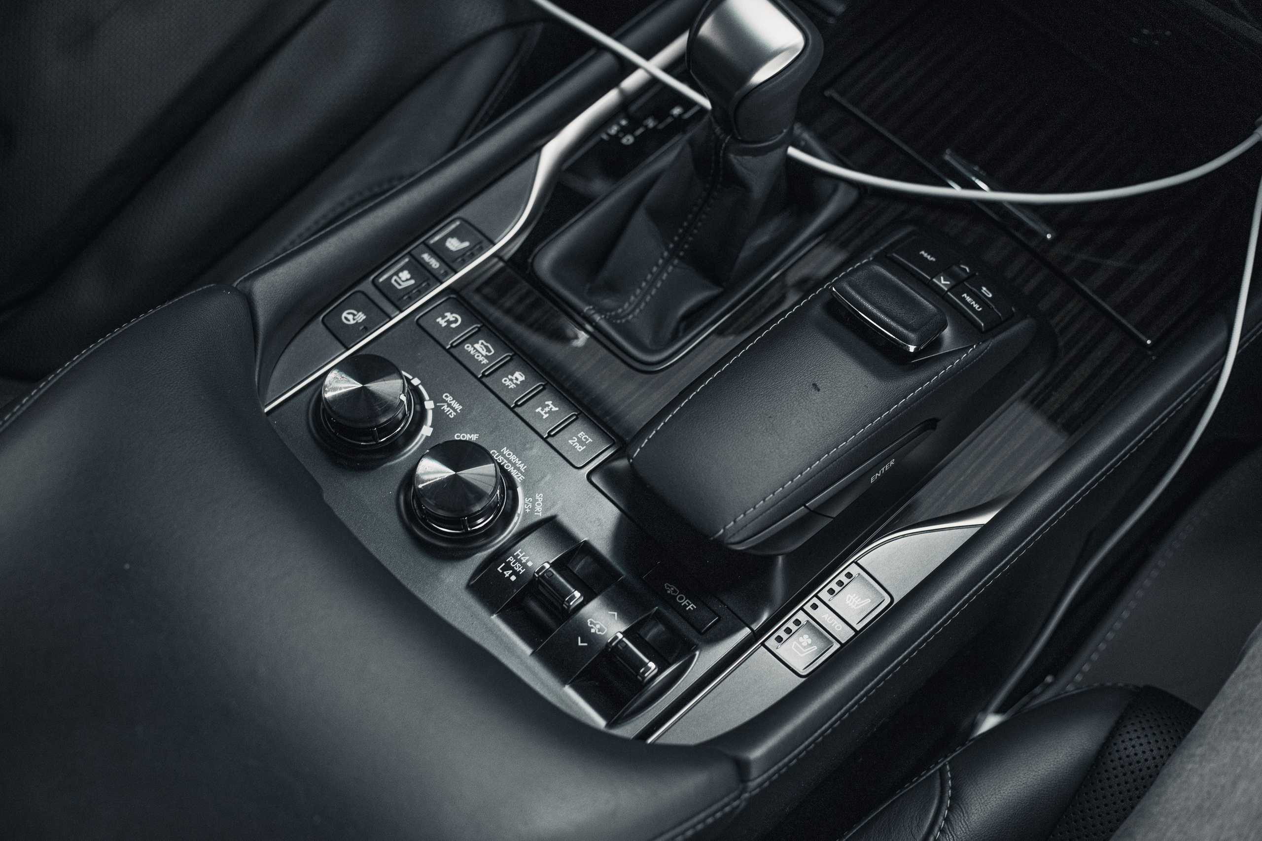 Центральная консоль Lexus LX570