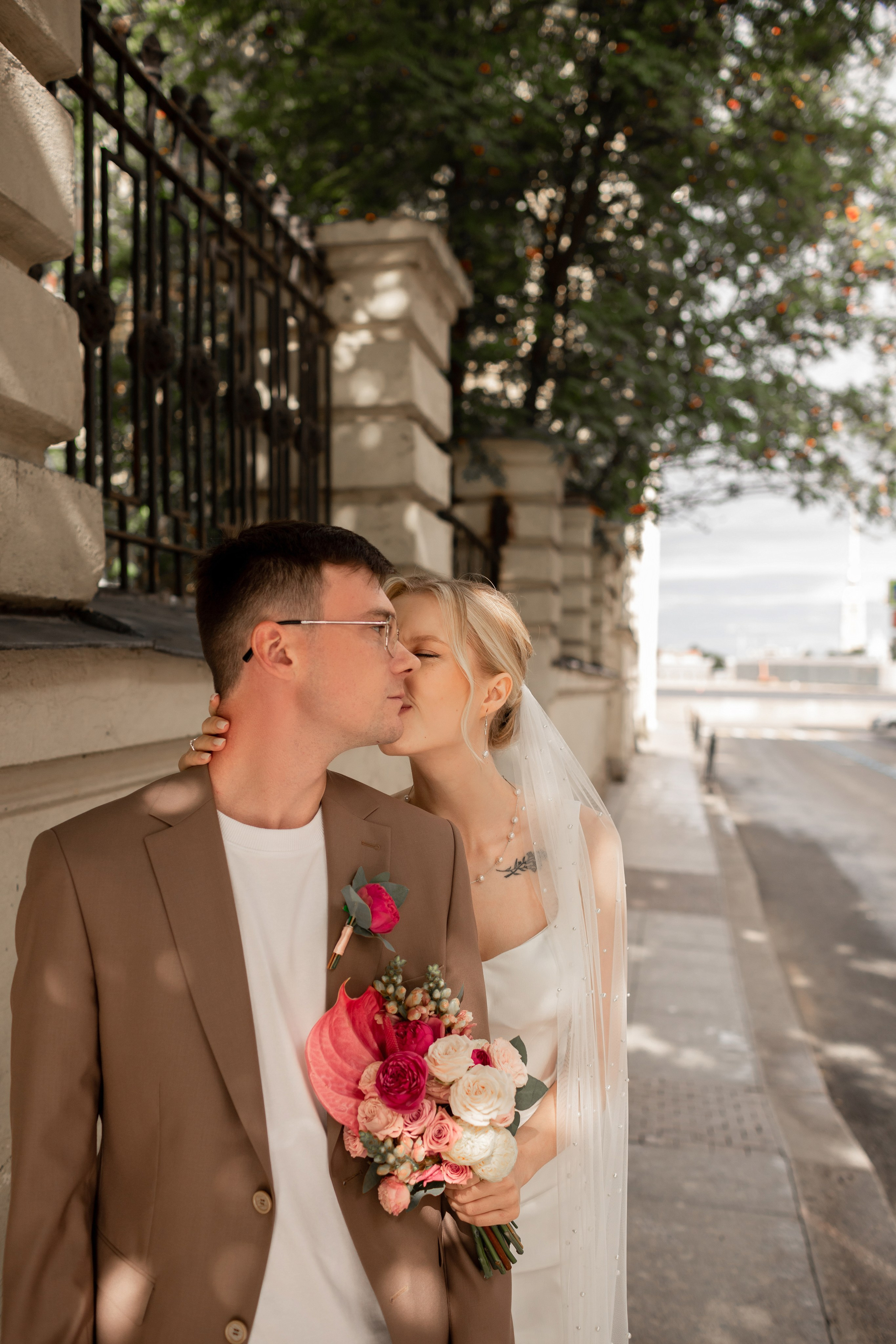 Свадебная фотосессия во дворцах Петербурга. Свадебный фотограф Кирилл Белый