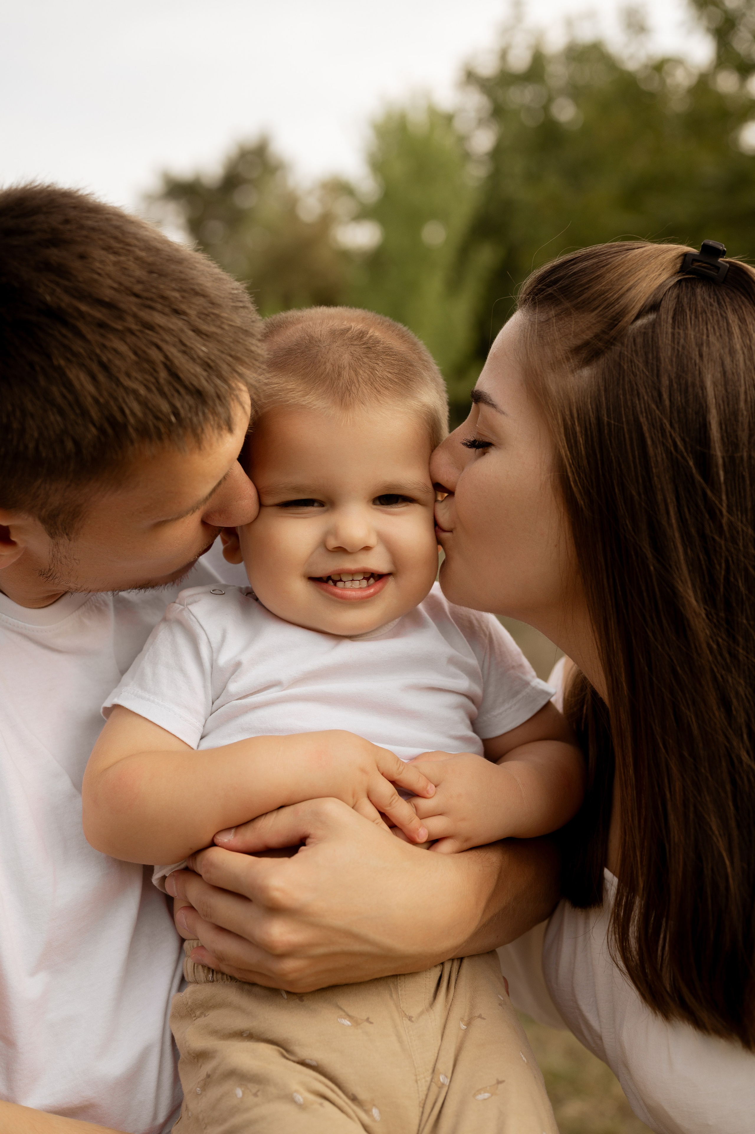 Летняя семейная фотосессия в парке. Свадебный и семейный фотограф в Краснодаре Алина Мельник