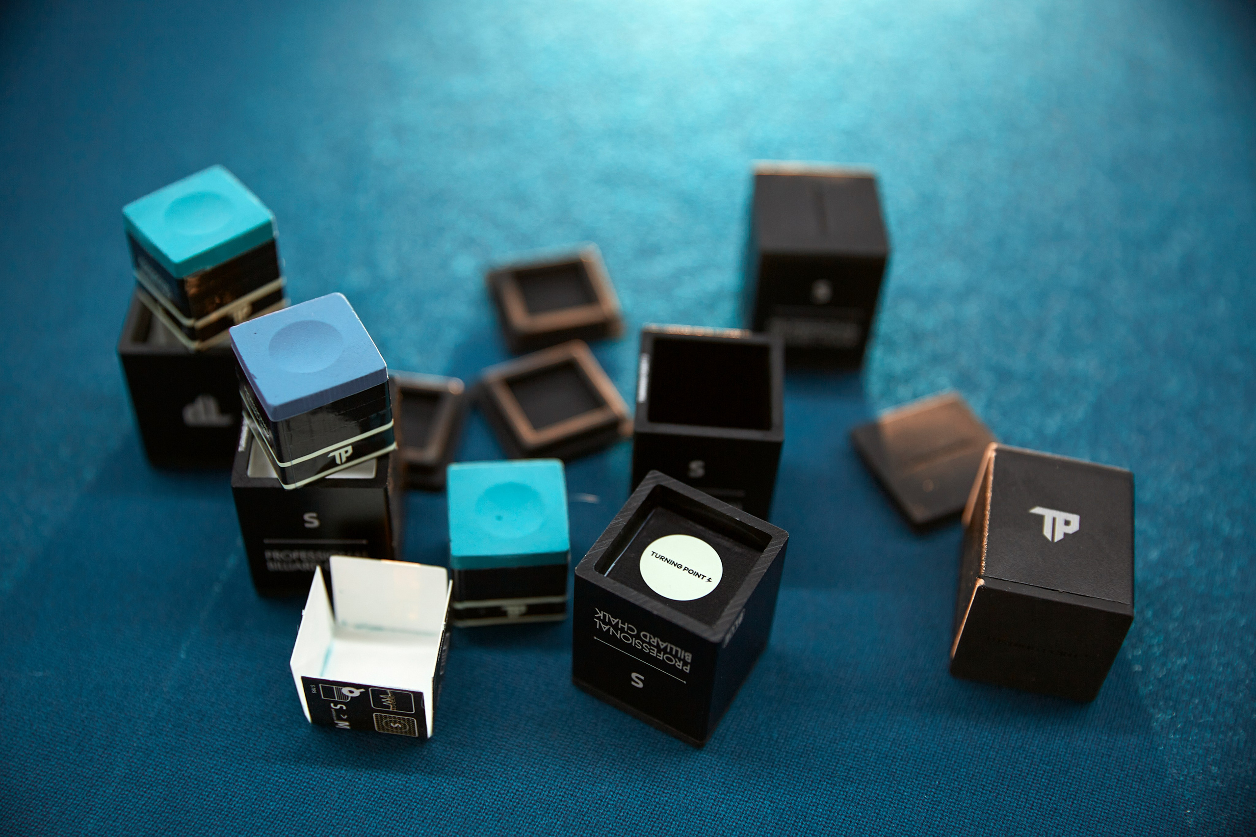 Семён За́йцев — российский профессиональный игрок в русский бильярд, мастер спорта России международного класса. Фотограф ваших самых ярких событий в Москве и СПБ. Збронская Юлия