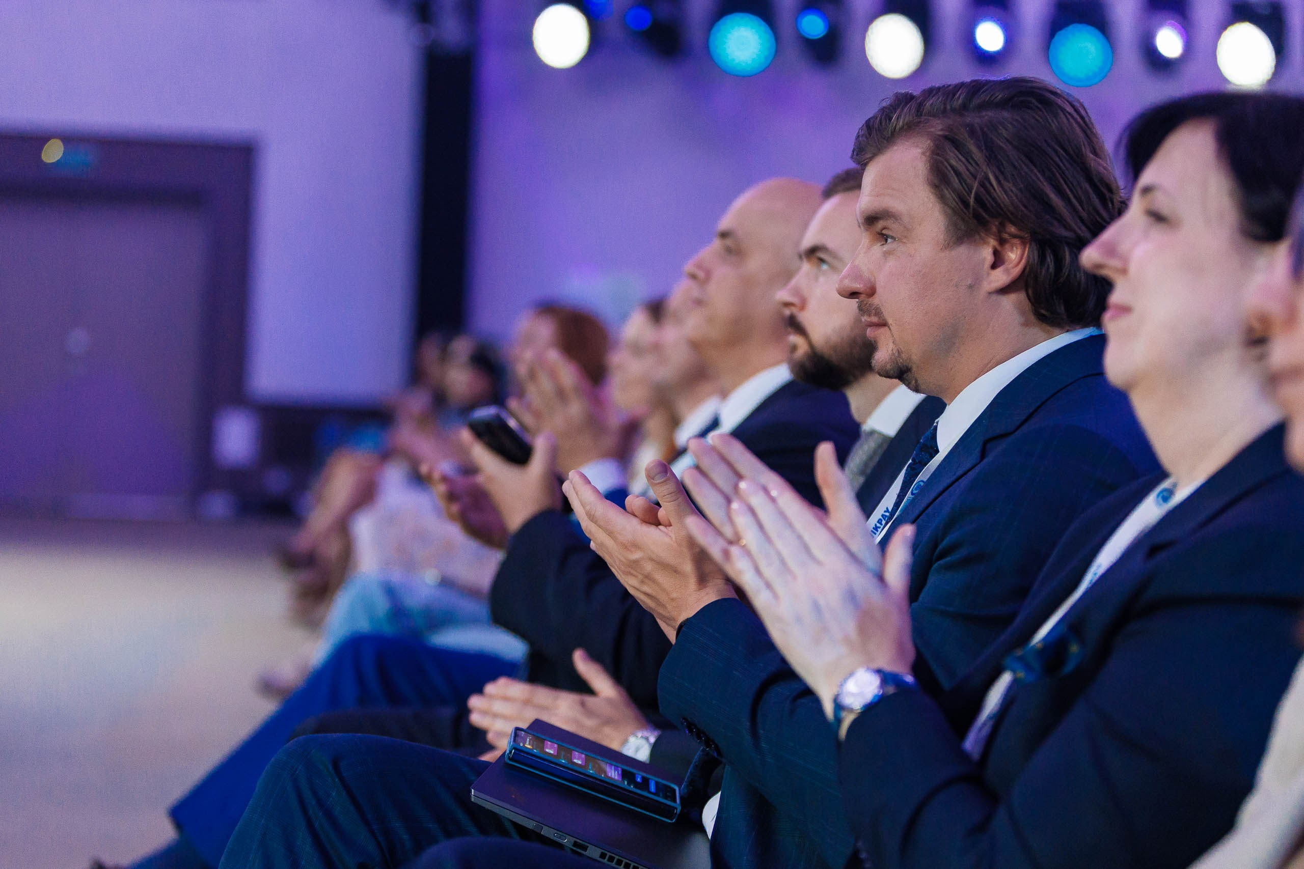 Обсуждение инноваций и трансформации в банковском секторе на Международном форуме