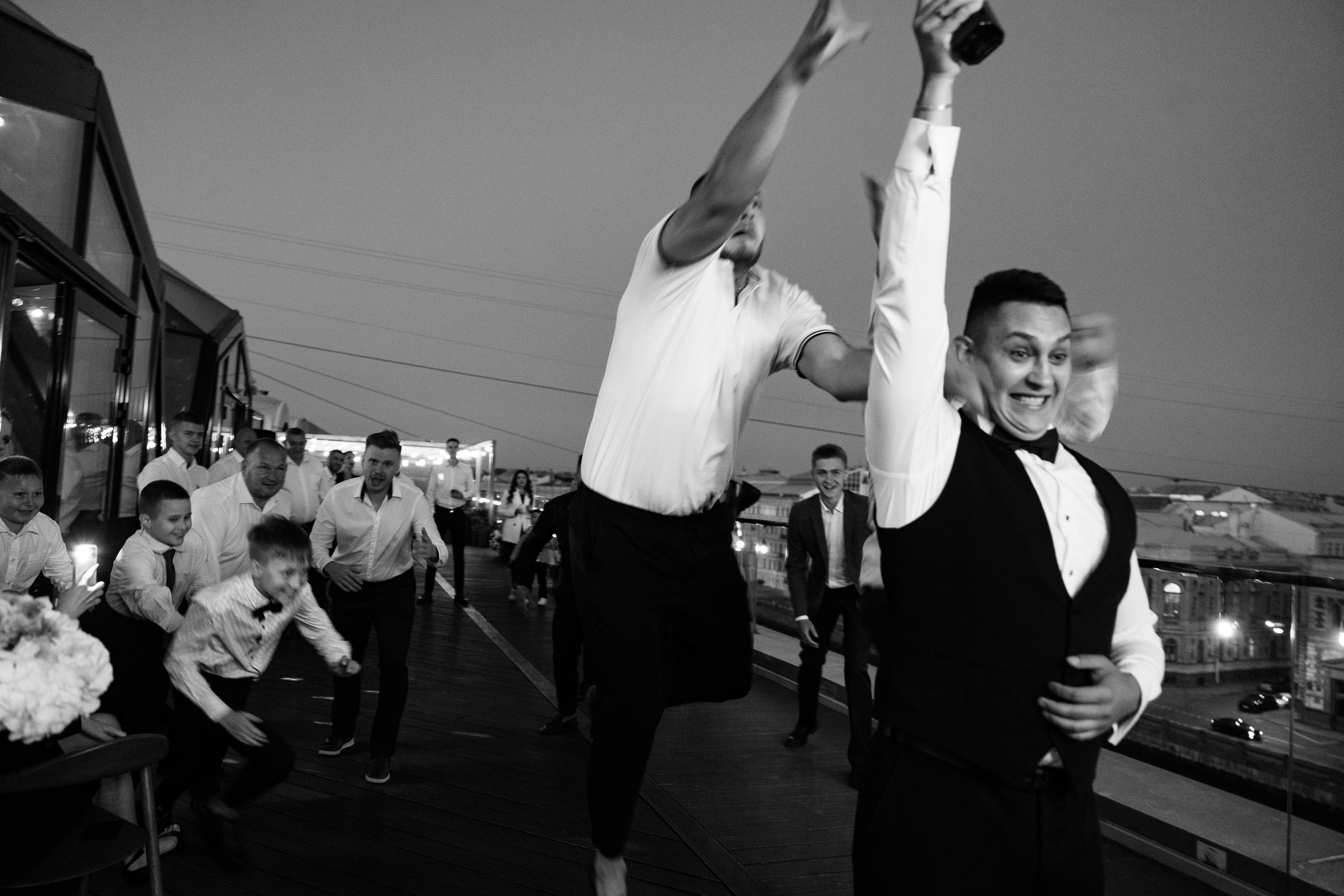 Виктория & Роман. Камерная городская свадьба в видовом ресторане в стиле современная классика. Свадебный фотограф организатор в Санкт-Петербурге Ассоль Опарина