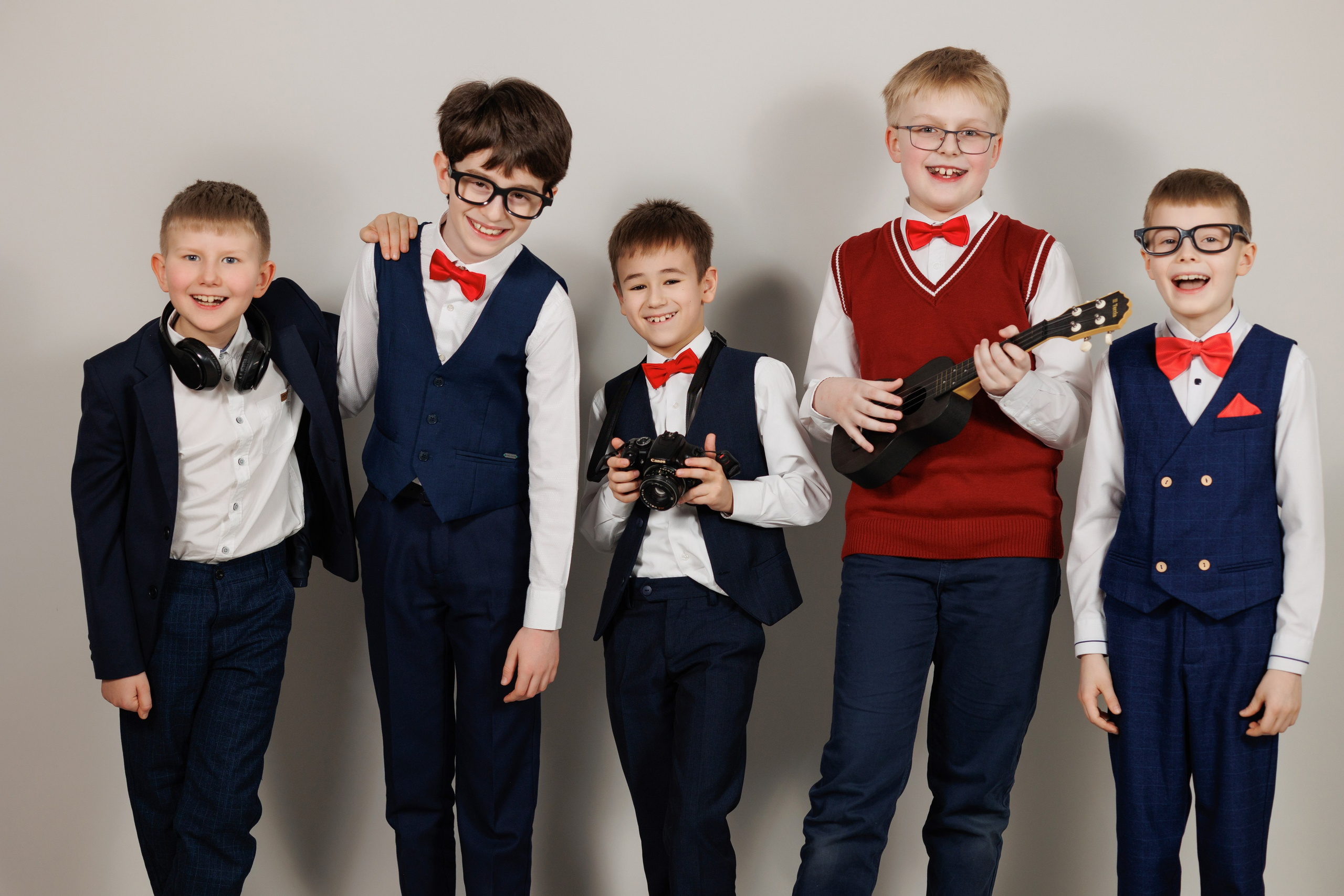 Вадя и Надя — индивидуальные фотоальбомы для детских садов и школ, полный цикл от съёмки до готового альбома