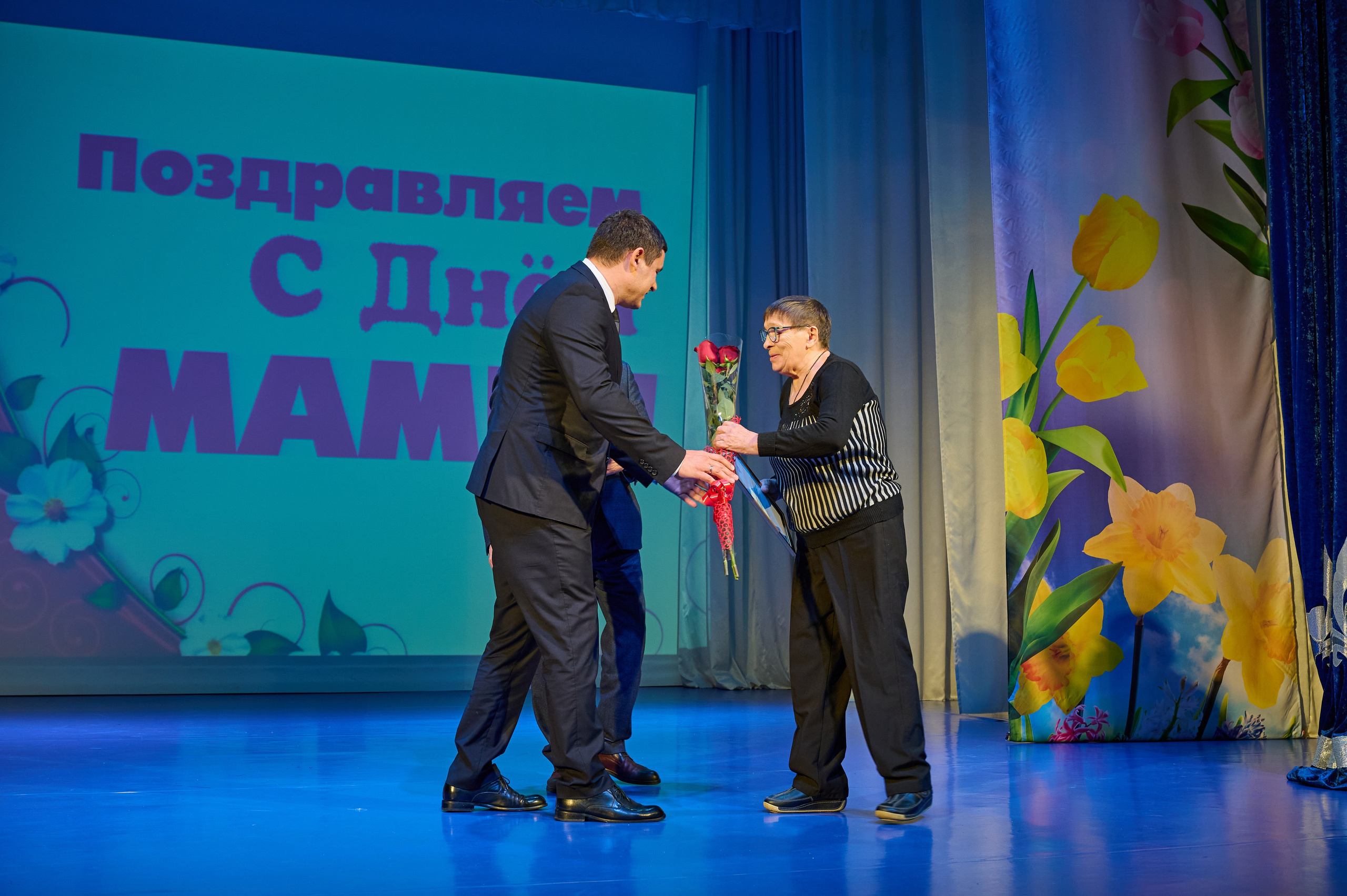 День матери. Марьина роща. Жизнь курорта Кабардинка в фотографиях