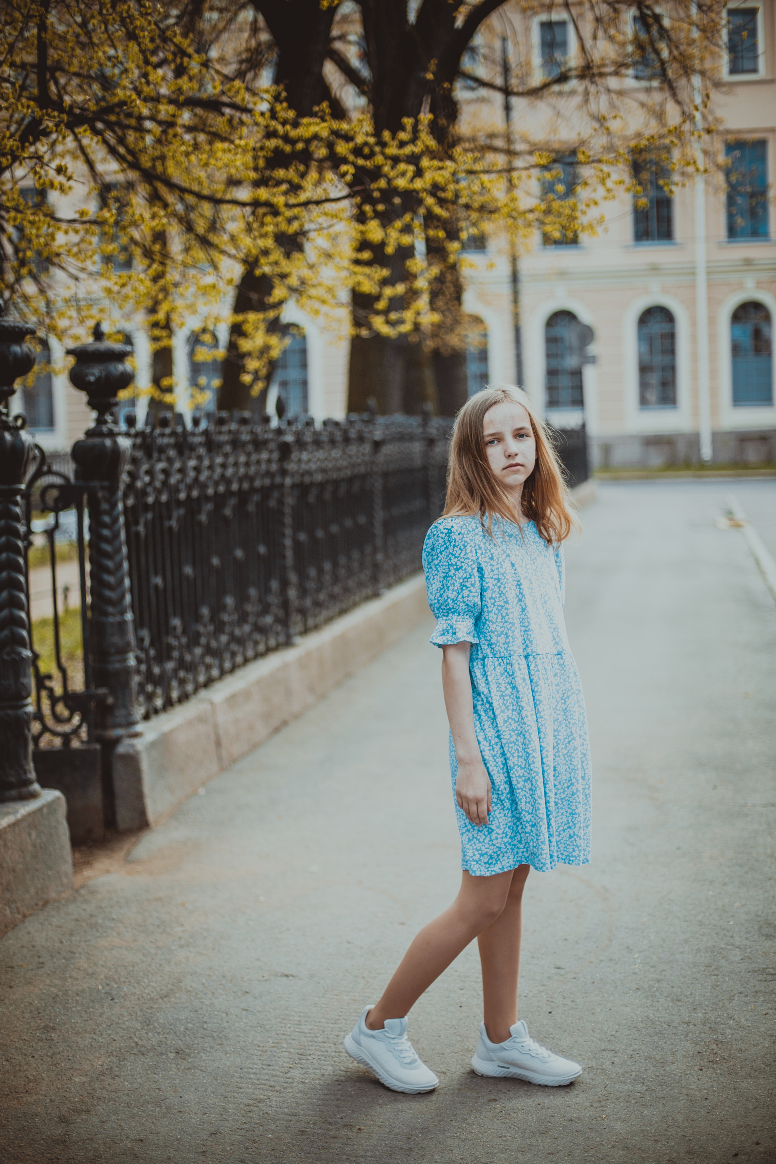 Городская фотосессия девочки с маленьким братом. Детский, свадебный и семейный фотограф Юлия Курбатова, Санкт-Петербург