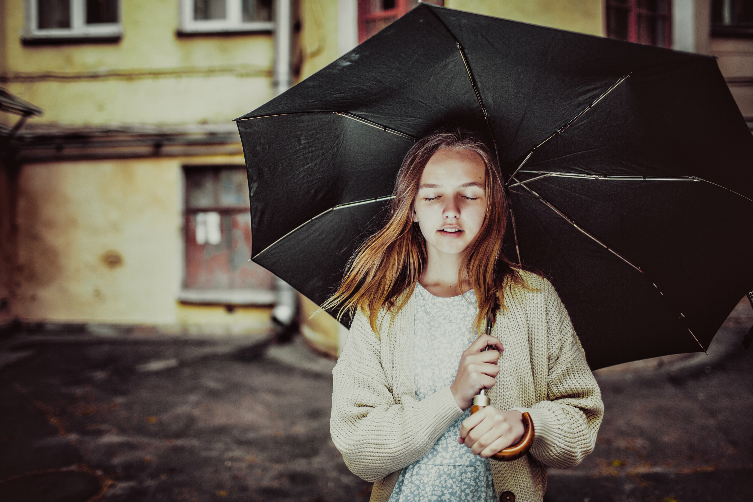 Городская фотосессия девочки с маленьким братом. Детский, свадебный и семейный фотограф Юлия Курбатова, Санкт-Петербург