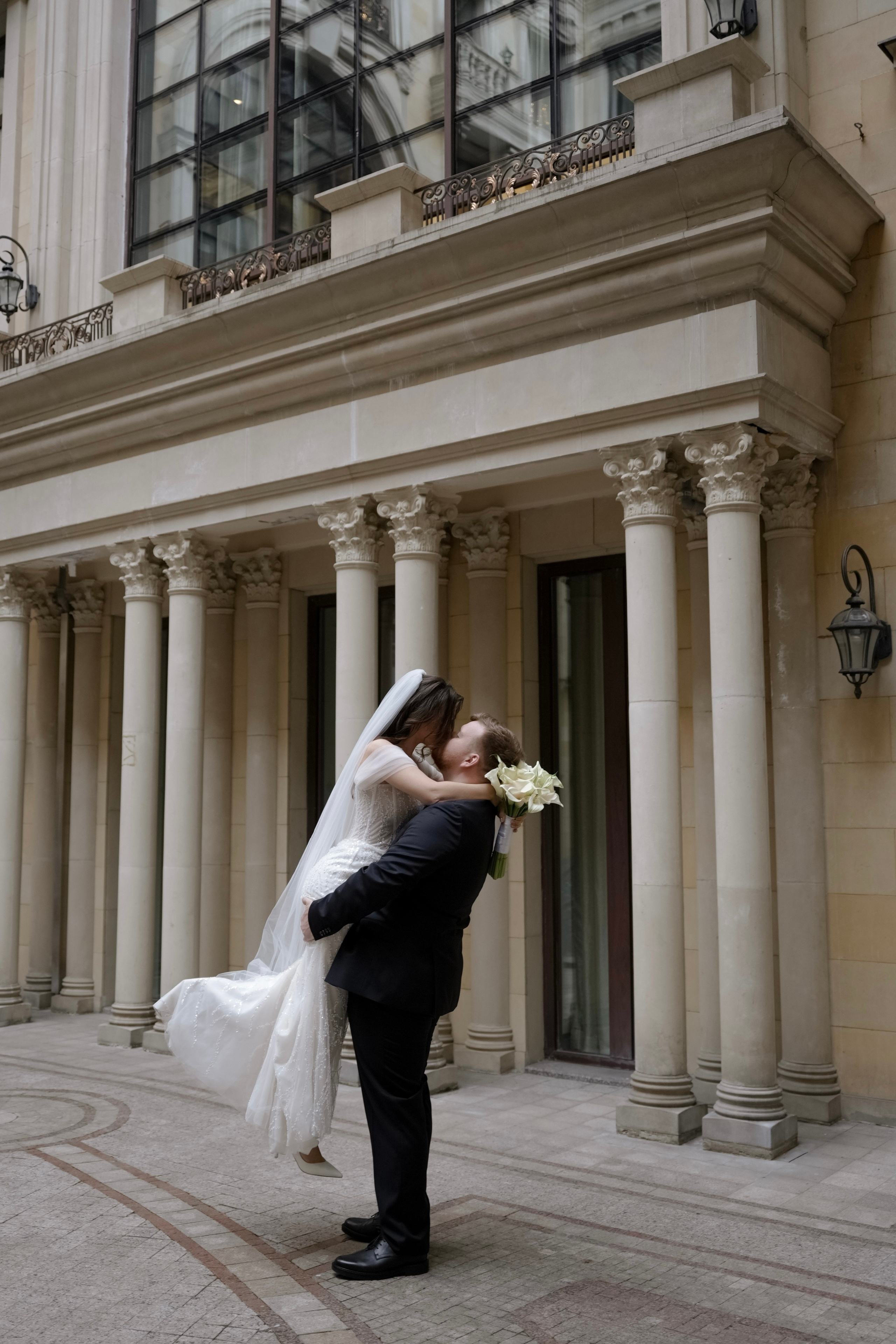 Свадебная Фотосессия утра невесты и жениха в отеле St.Regis и прогулка в усадьбе Царицыно